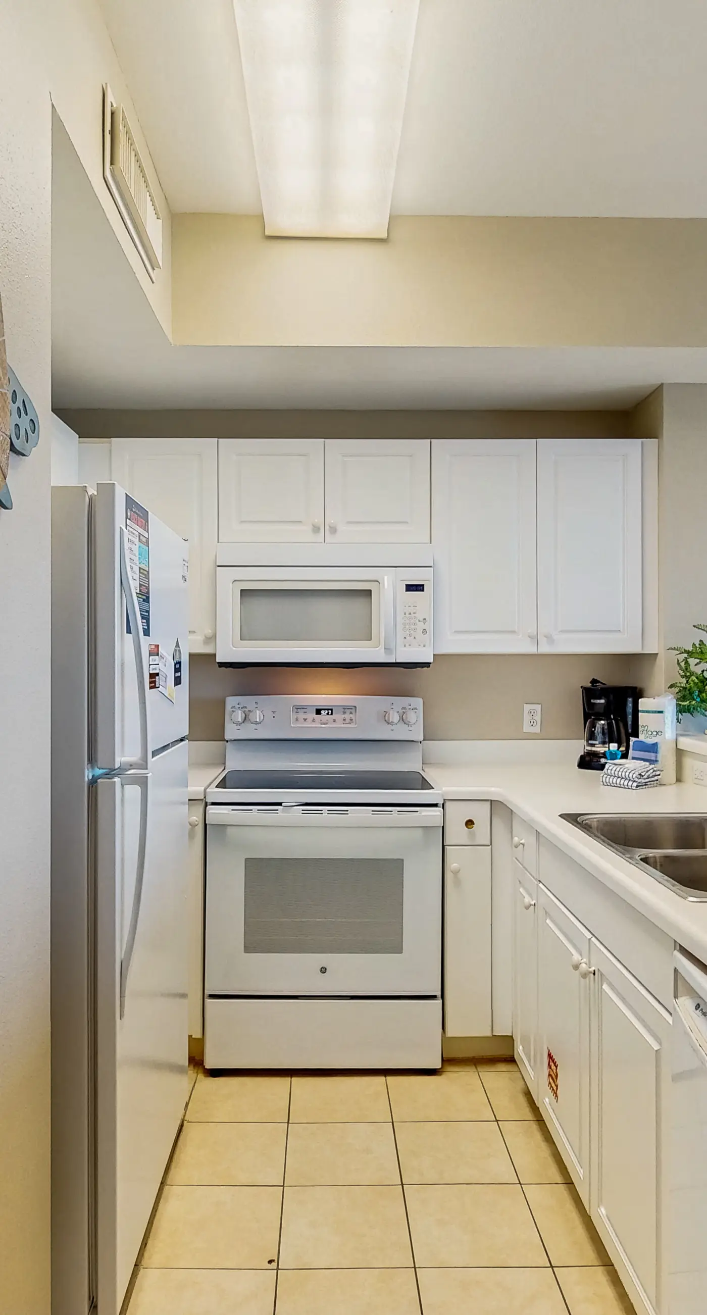 Colorful oceanfront condo with Gulf views, on-site pools & hot tub