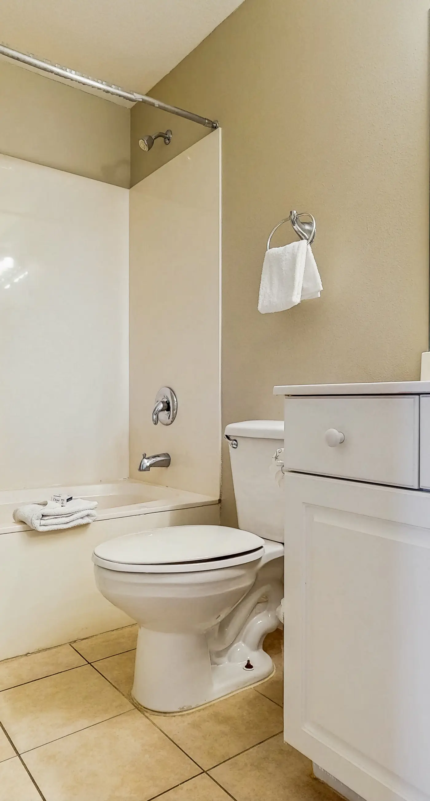 Colorful oceanfront condo with Gulf views, on-site pools & hot tub