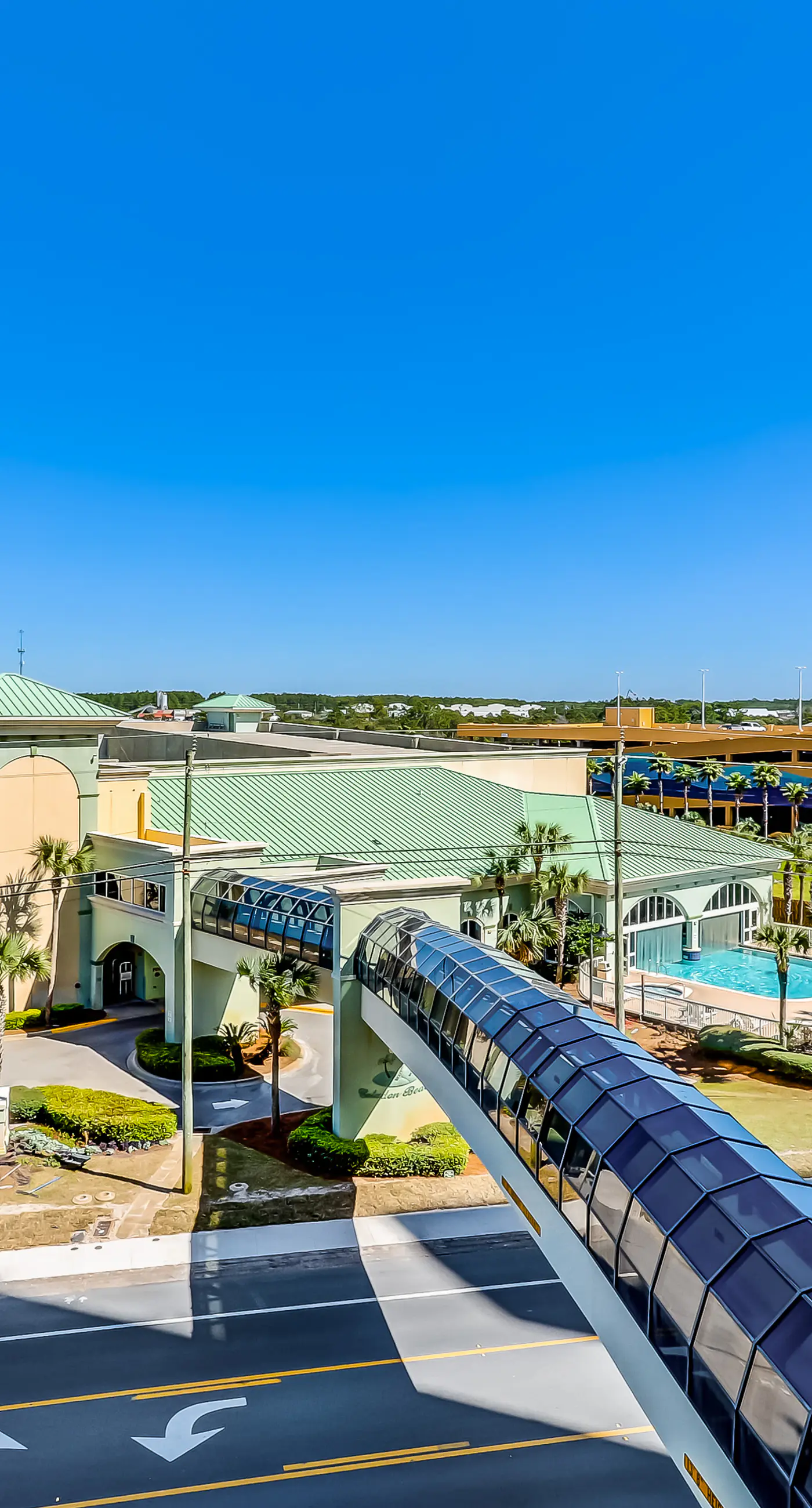 Colorful oceanfront condo with Gulf views, on-site pools & hot tub