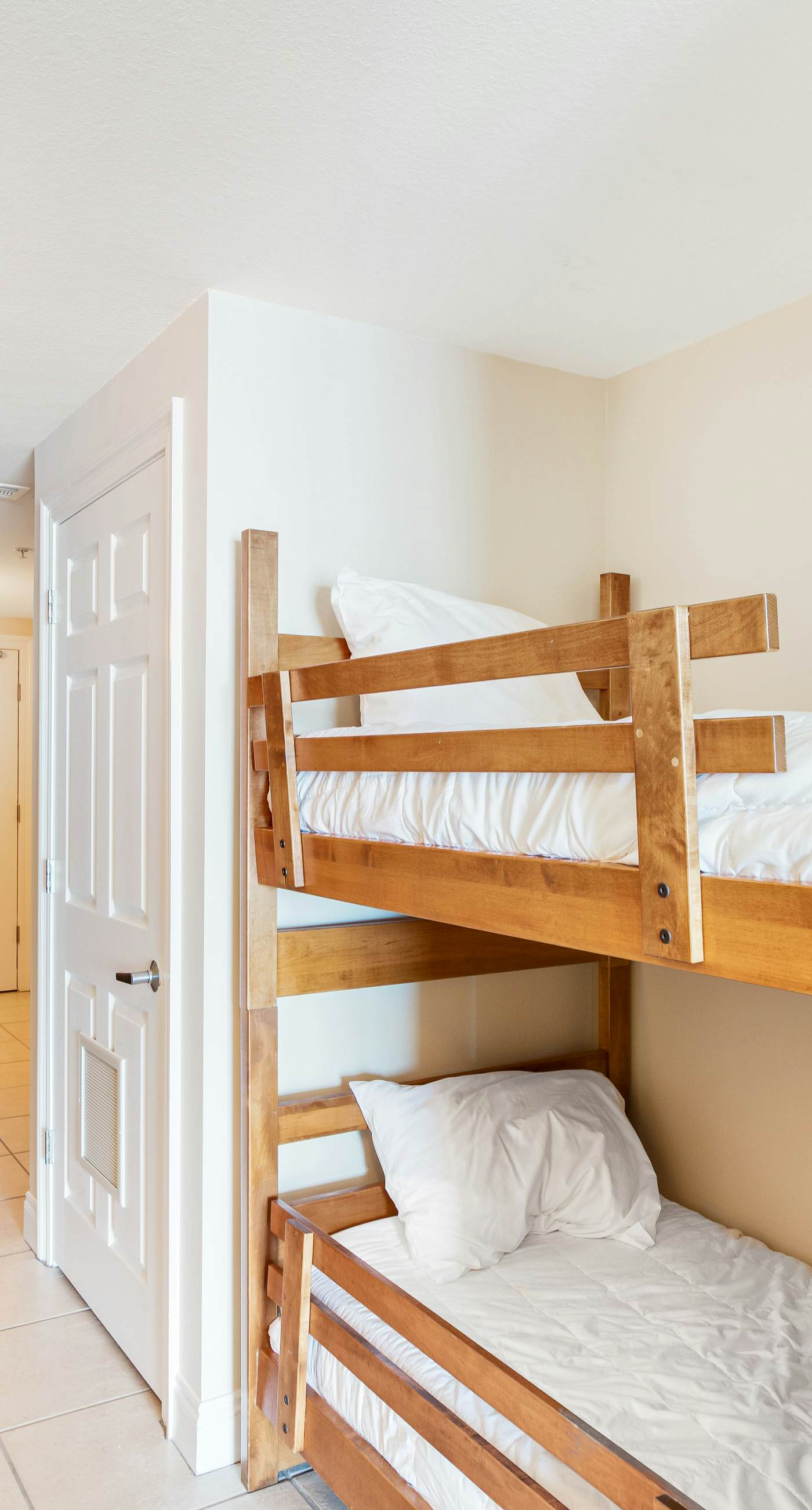 High-rise condo with pool & ocean views - walk to the beach