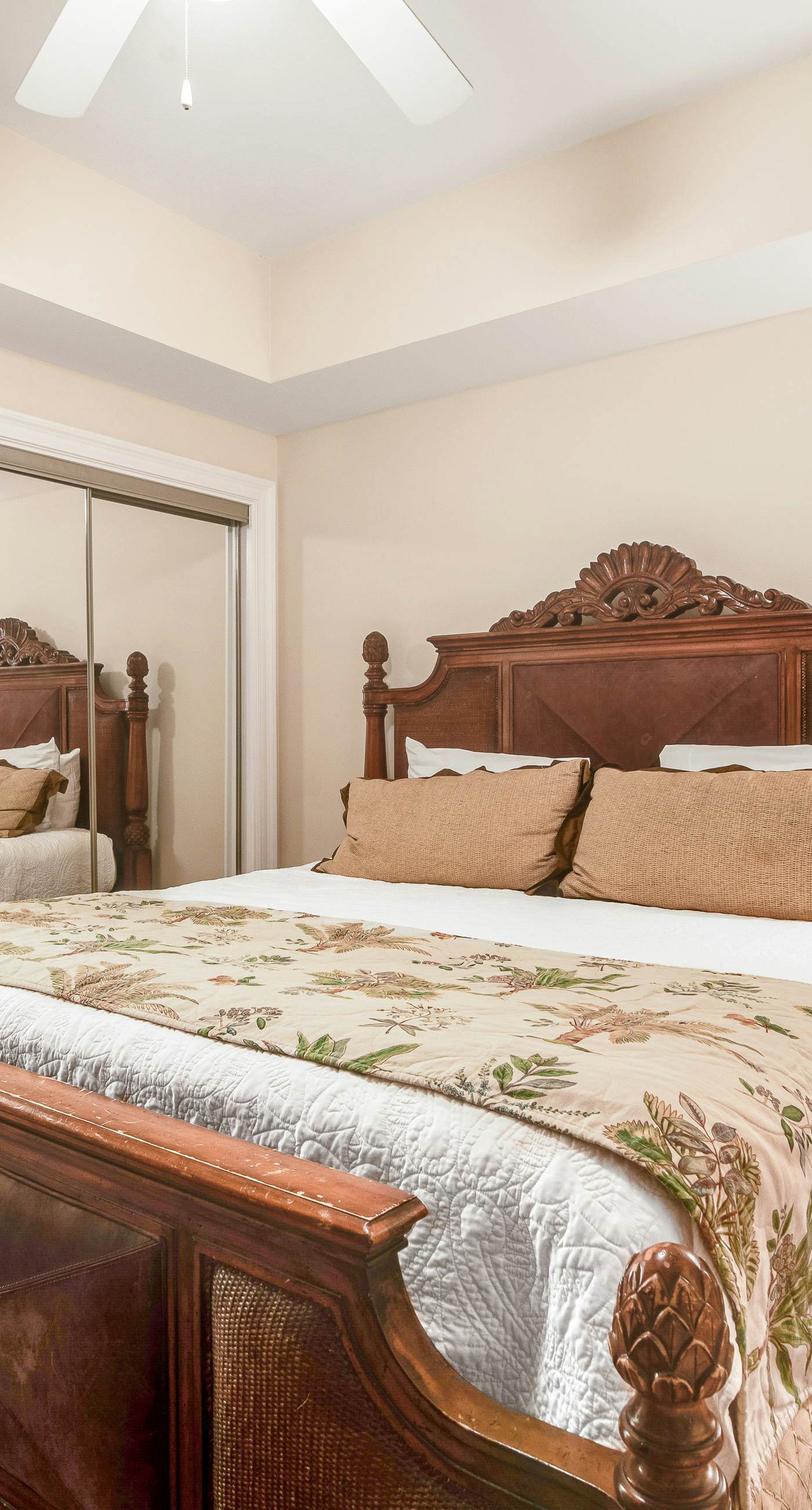 High-rise condo with pool & ocean views - walk to the beach