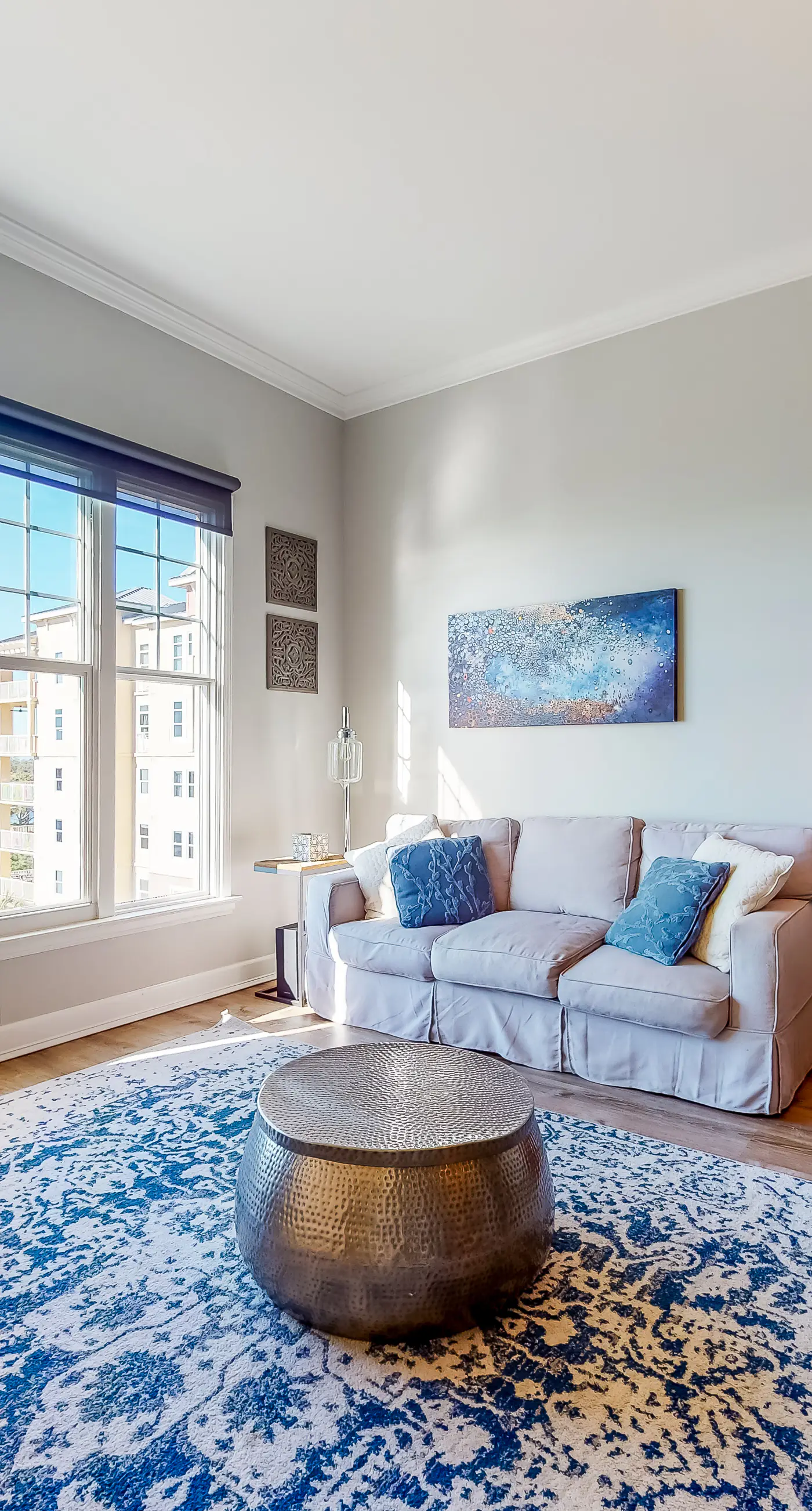 Waterfront condo with central AC and access to resort pool & hot tub