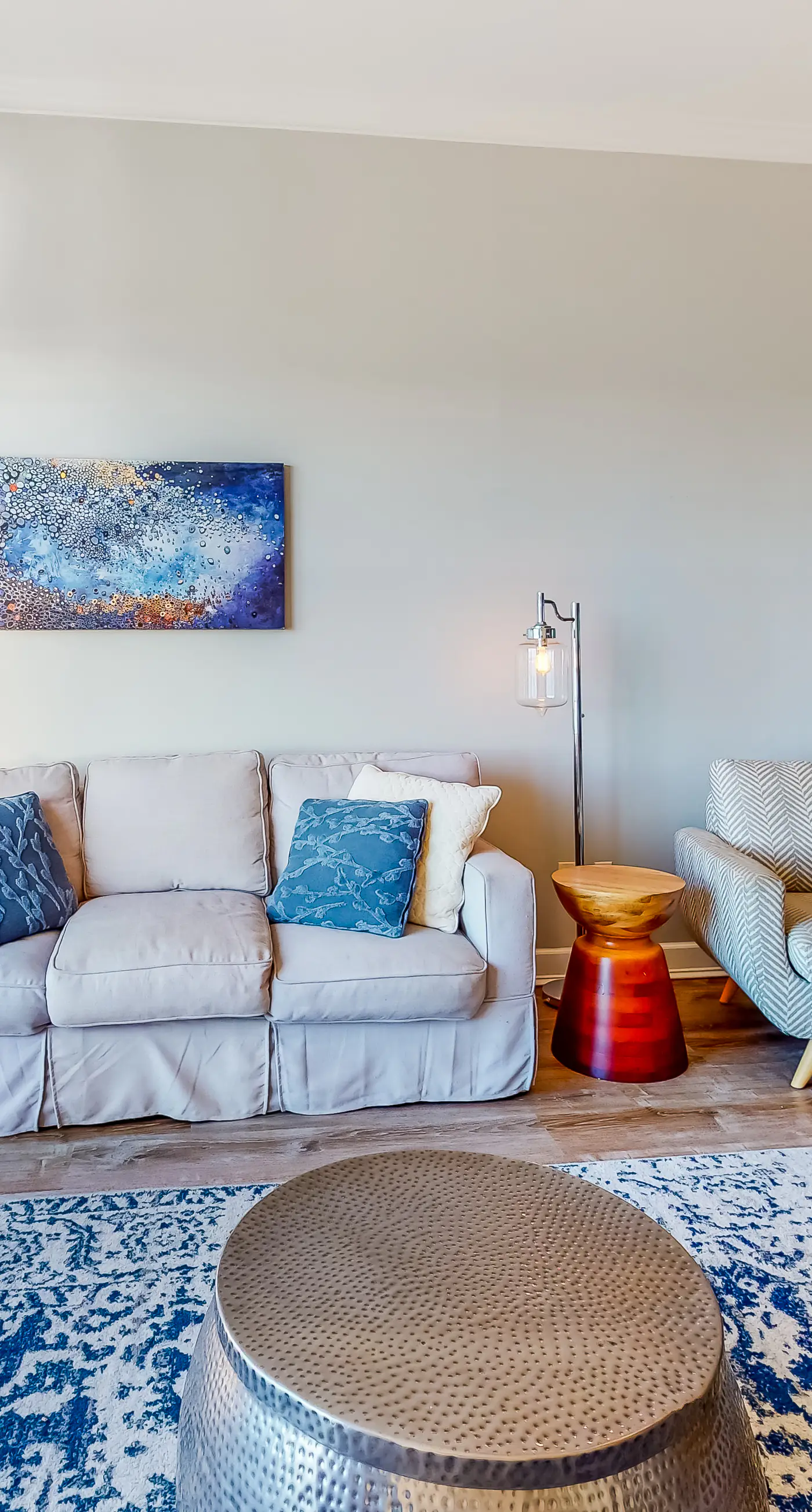 Waterfront condo with central AC and access to resort pool & hot tub