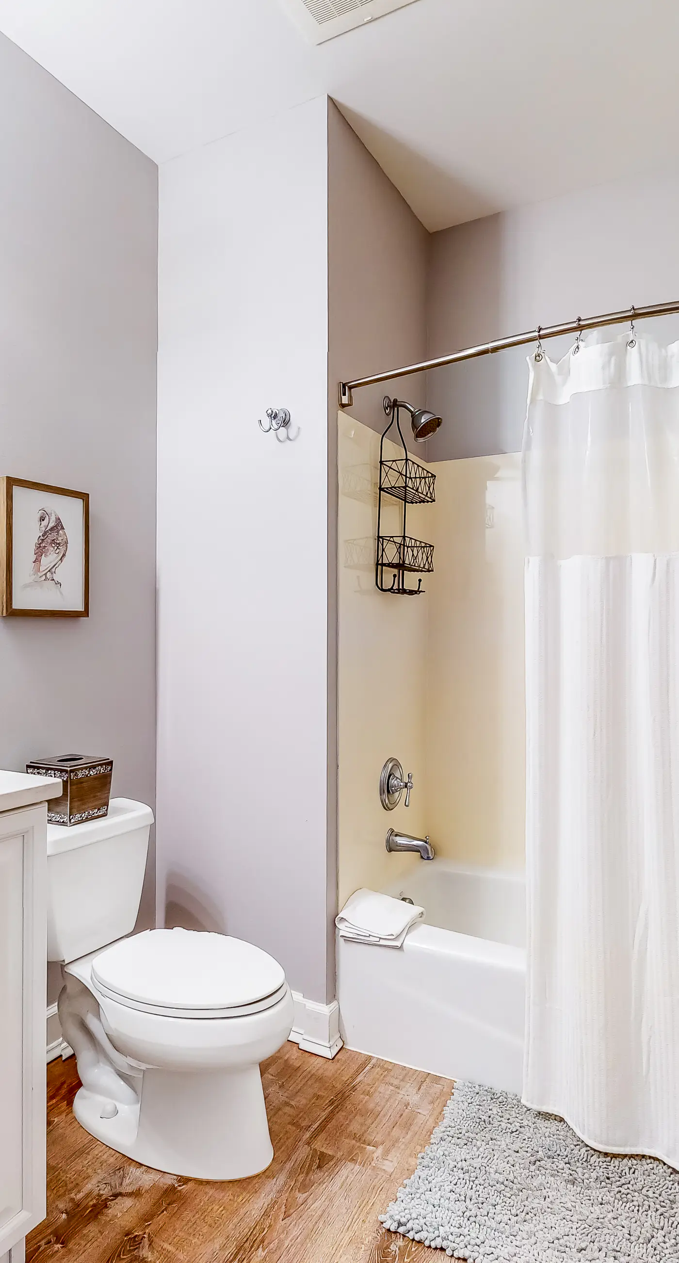 Waterfront condo with central AC and access to resort pool & hot tub