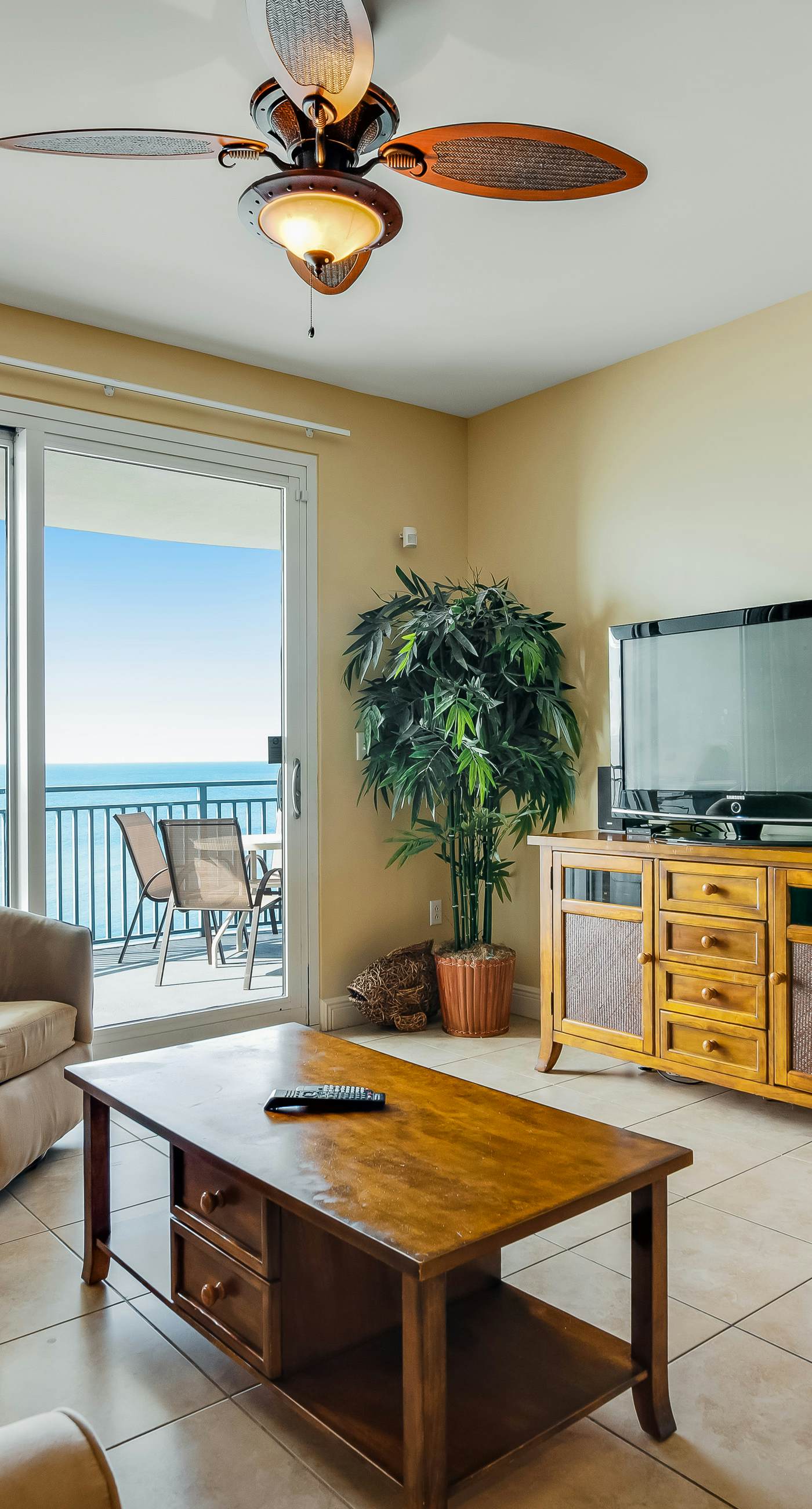 Beautiful condo with all the comforts of home | Pool | Hot tub