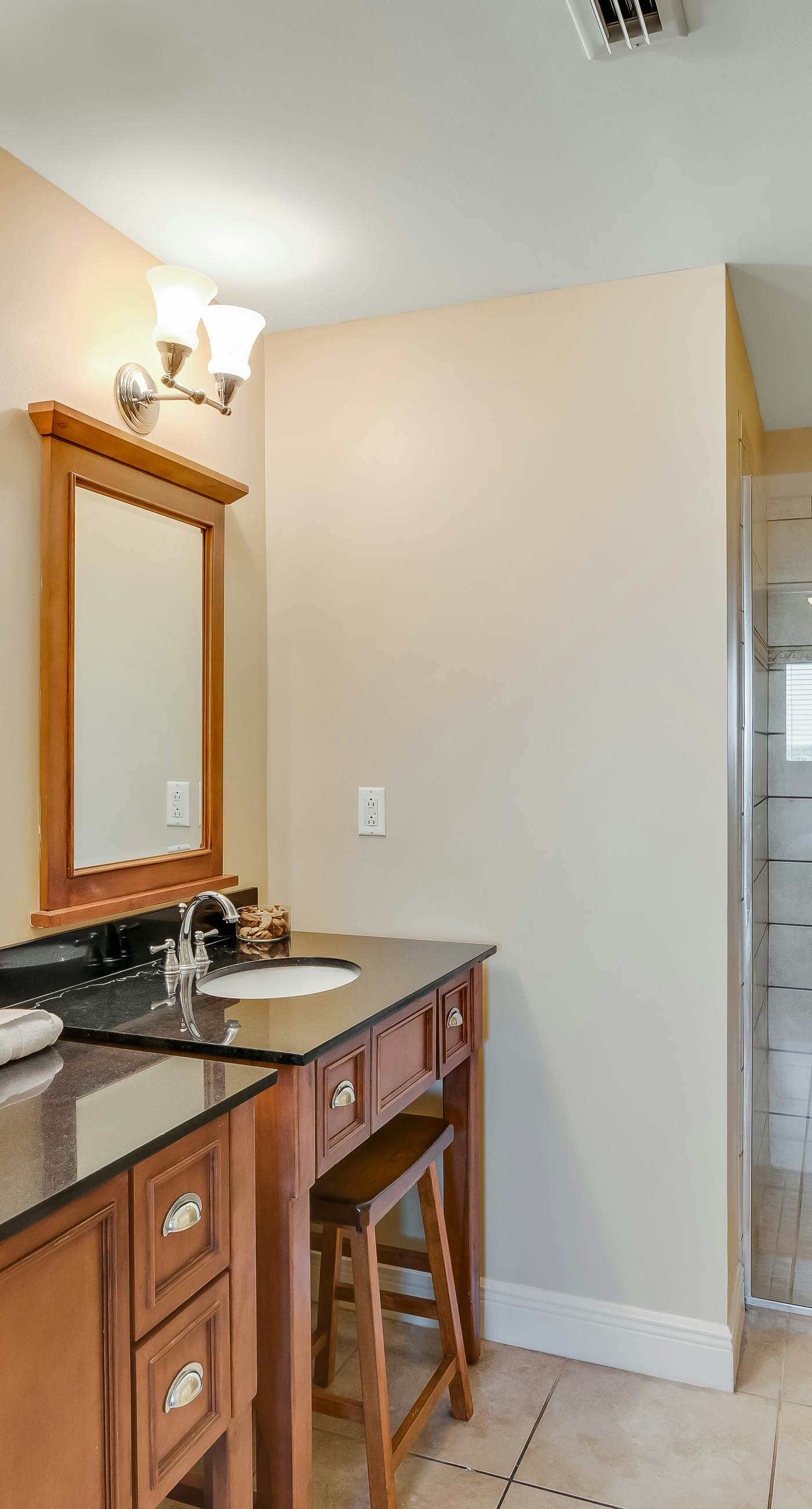 Beautiful condo with all the comforts of home | Pool | Hot tub