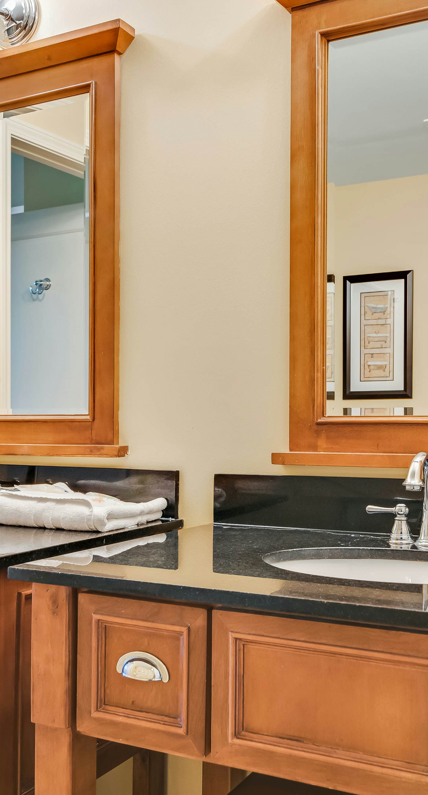 Beautiful condo with all the comforts of home | Pool | Hot tub