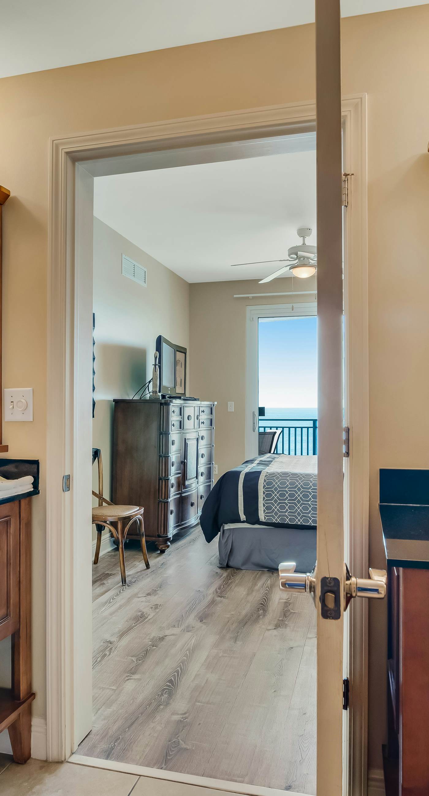 Beautiful condo with all the comforts of home | Pool | Hot tub