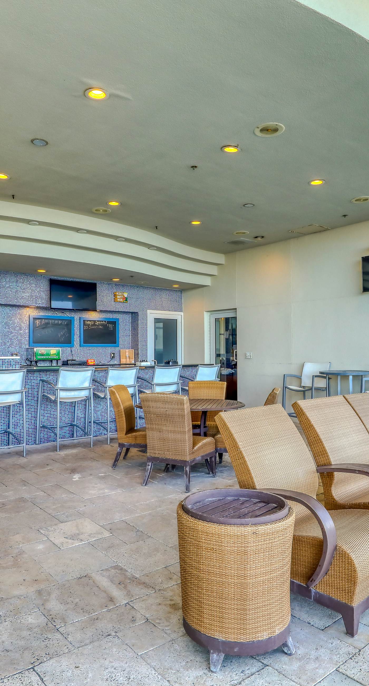 Beautiful condo with all the comforts of home | Pool | Hot tub