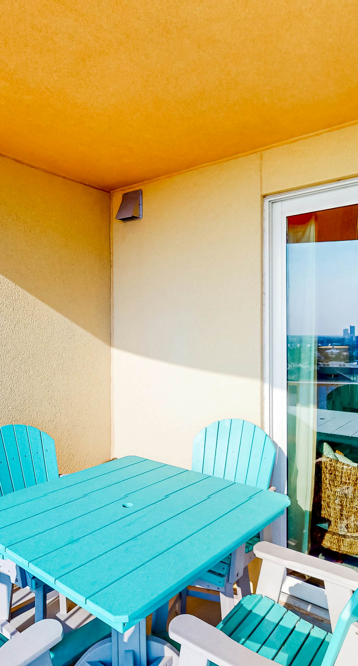 Ocean-view 10th-floor condo with balcony, heated outdoor pool, hot tub, gym, W&D