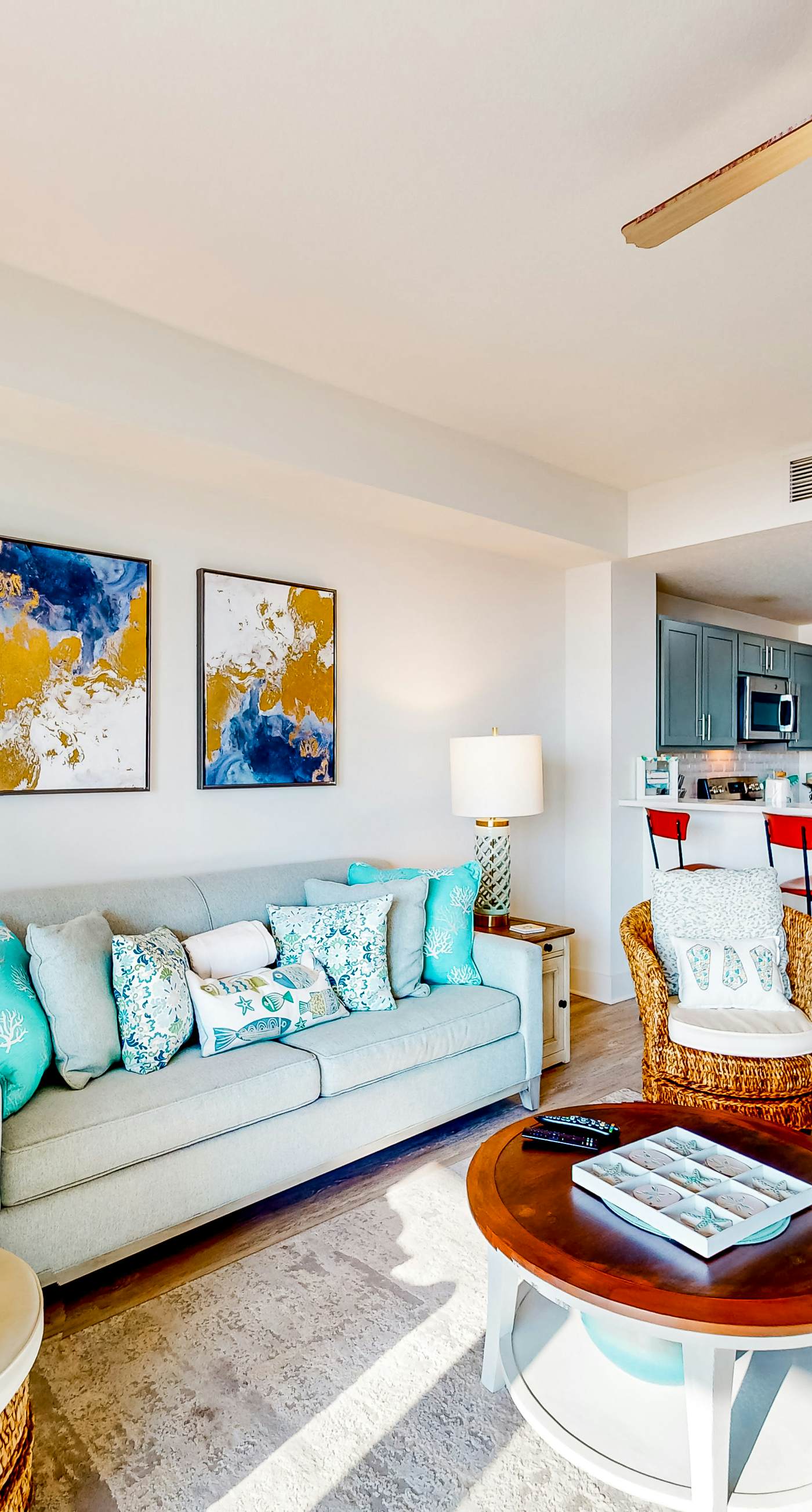 Ocean-view 10th-floor condo with balcony, heated outdoor pool, hot tub, gym, W&D