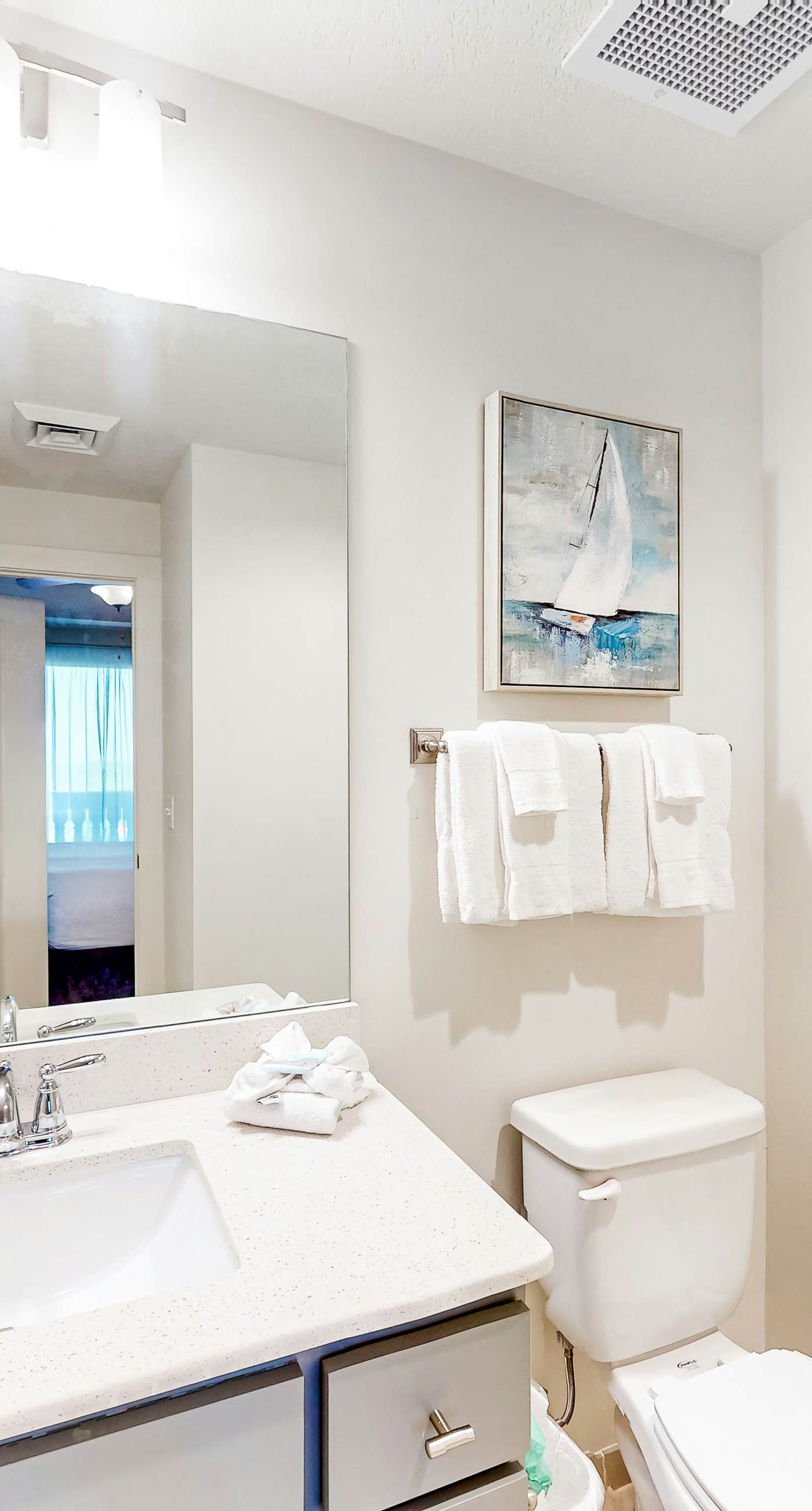 Ocean-view 10th-floor condo with balcony, heated outdoor pool, hot tub, gym, W&D