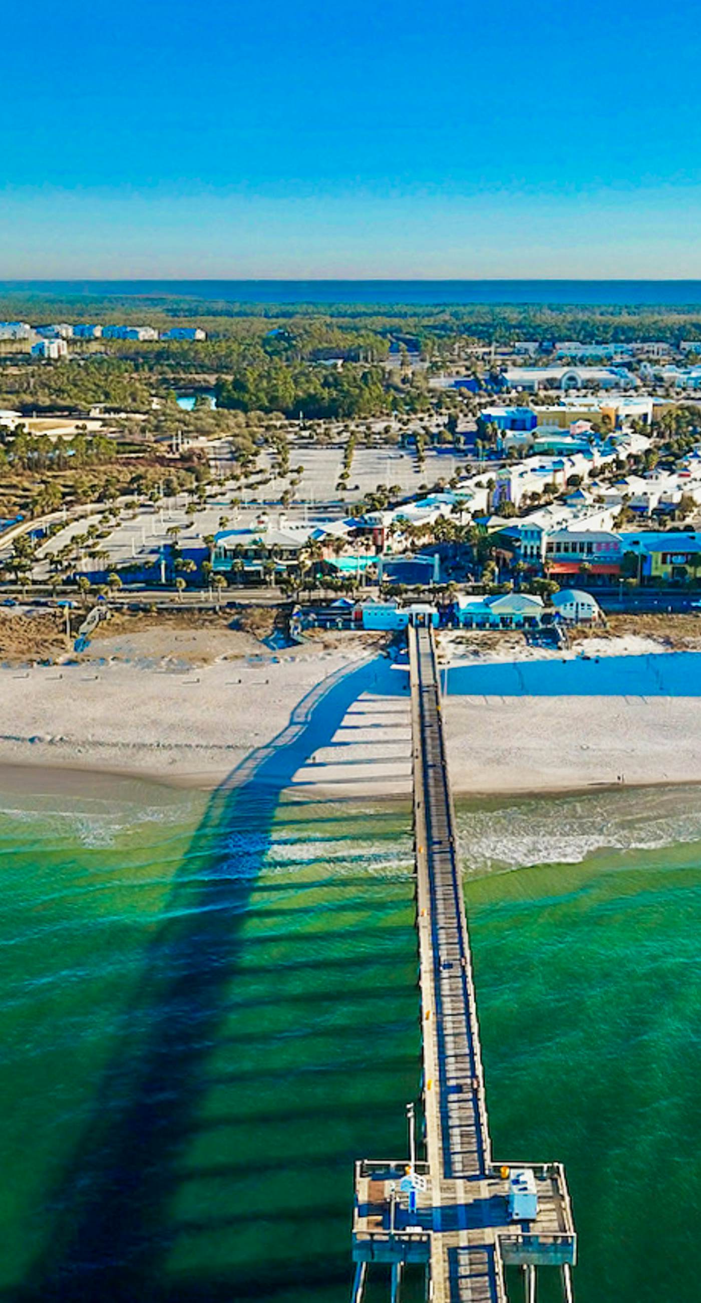 Ocean-view 10th-floor condo with balcony, heated outdoor pool, hot tub, gym, W&D