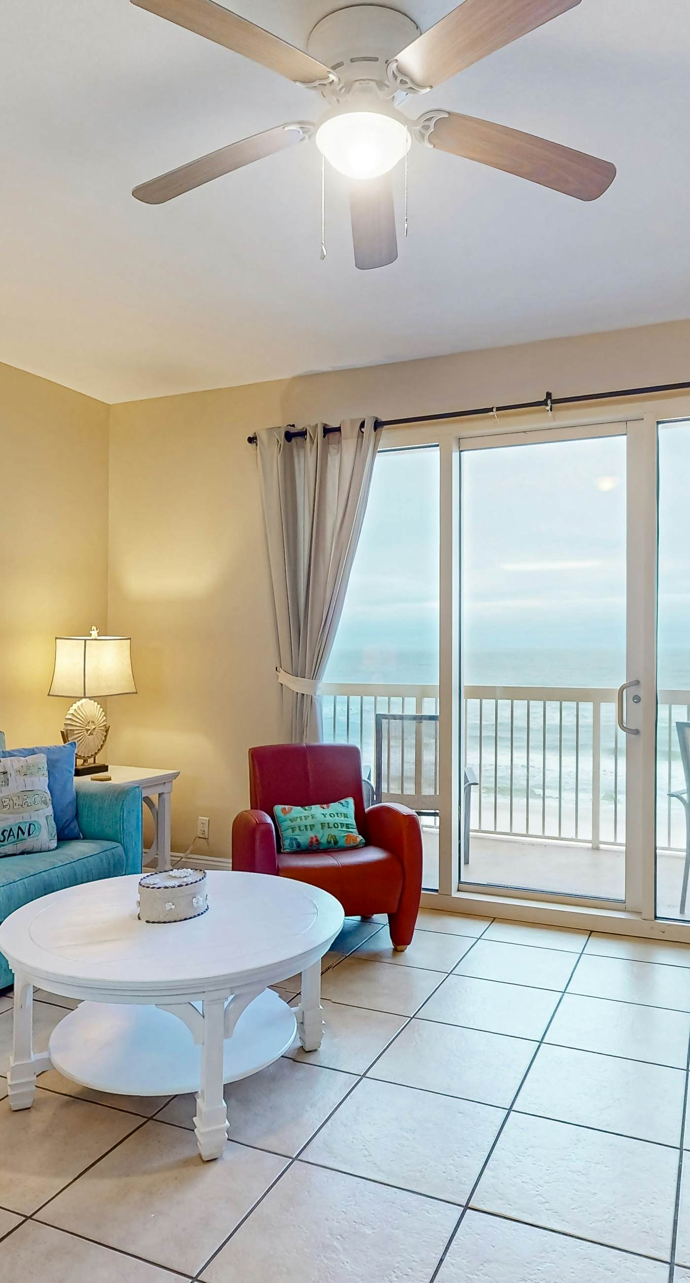 Beachfront condo in resort with pools & fitness center - prime location