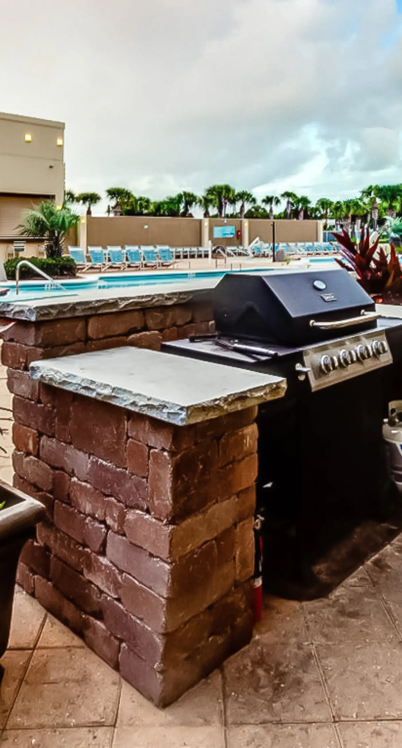 Light-filled beachfront condo with shared pool, hot tub & beach access