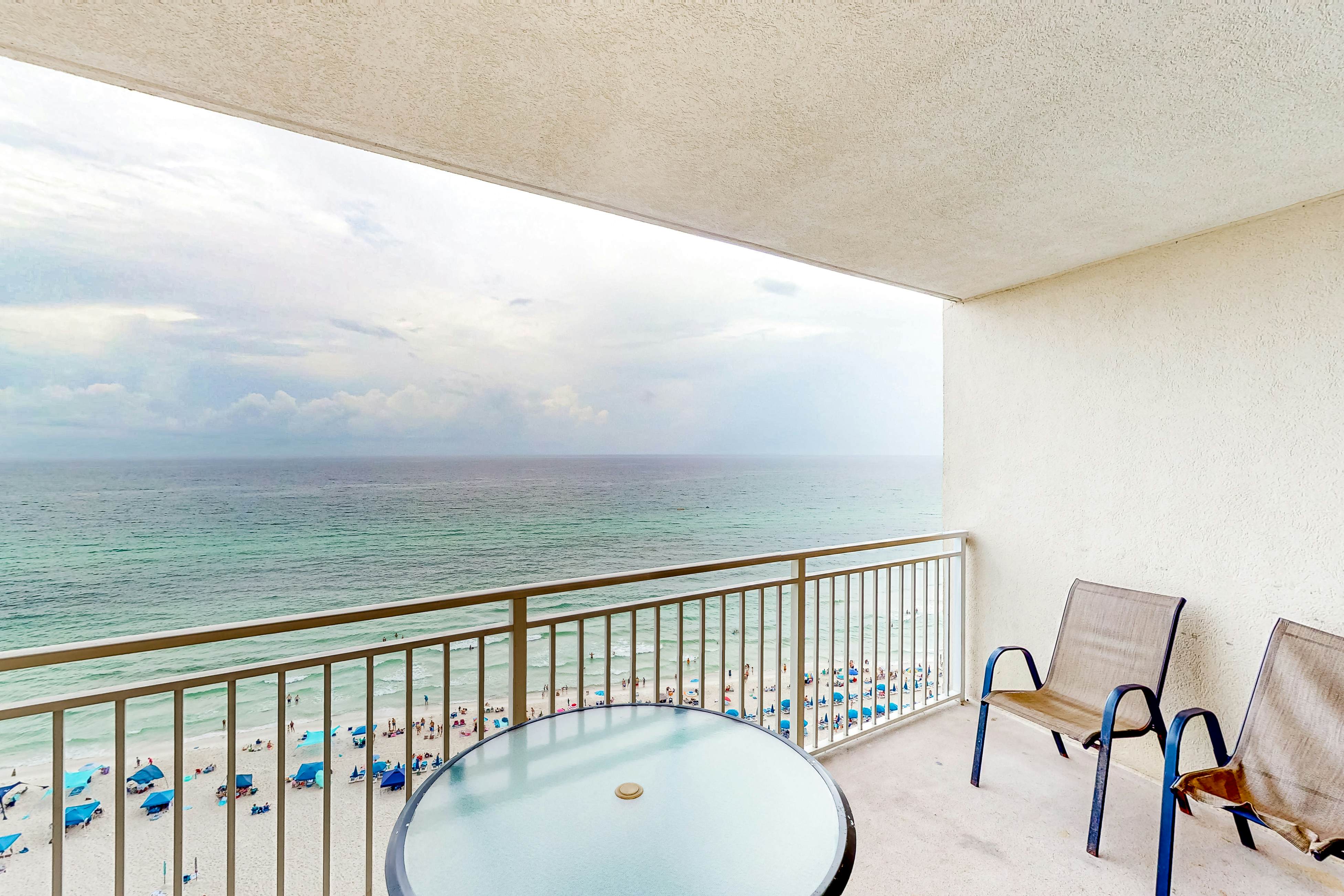 Beachfront condo with Gulf views, private balcony, pools, hot tub & beach access