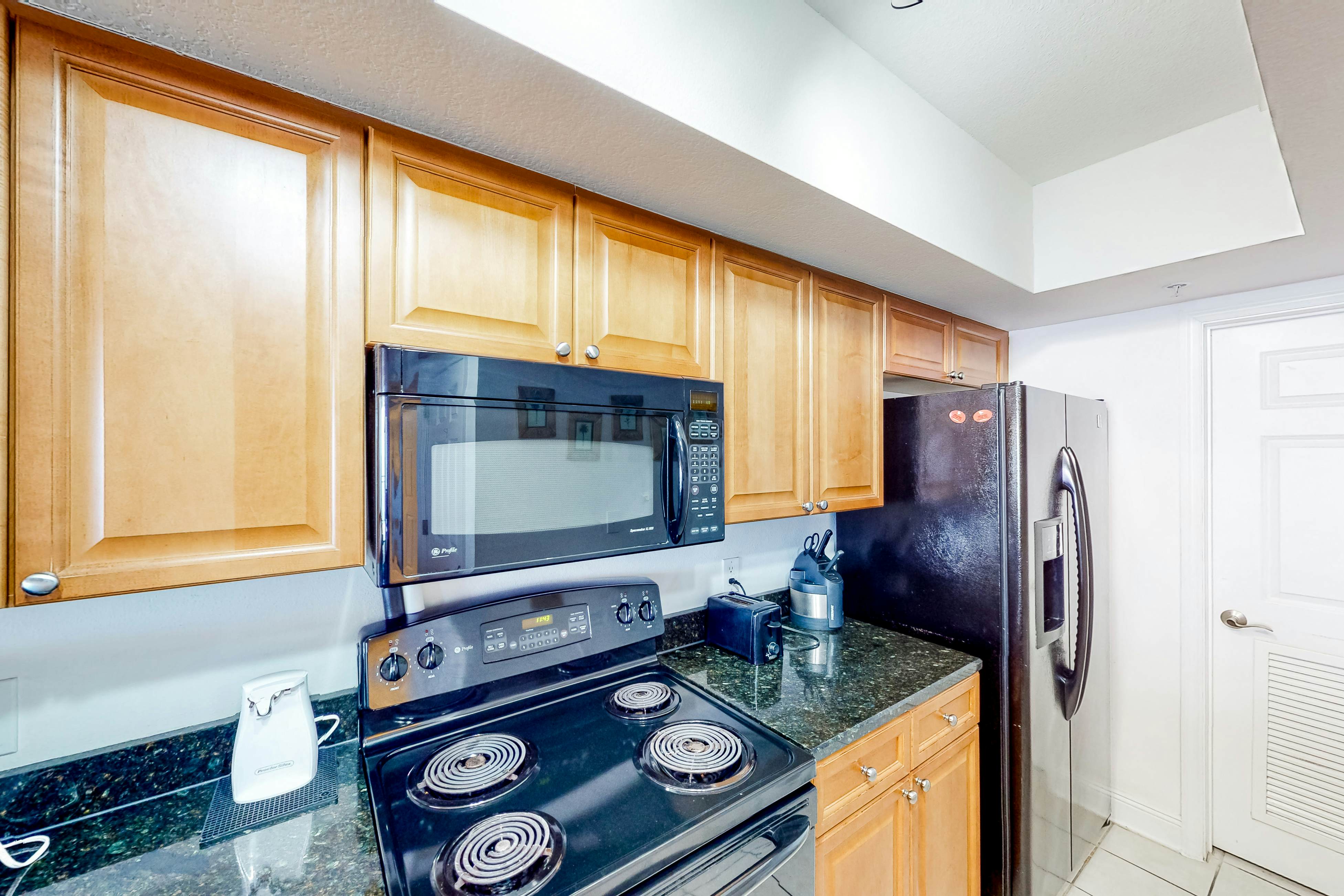 Beachfront condo with Gulf views, private balcony, pools, hot tub & beach access