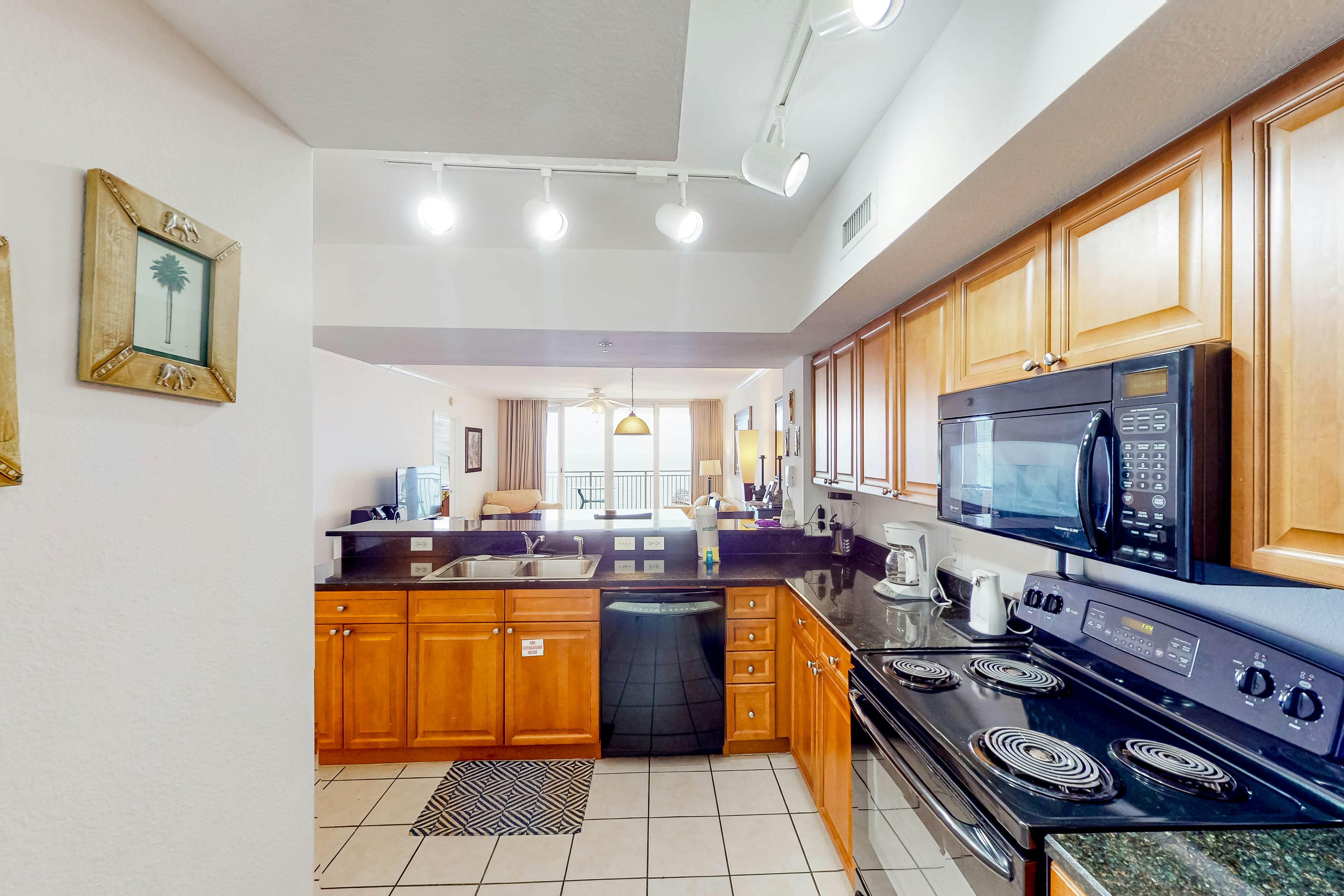 Beachfront condo with Gulf views, private balcony, pools, hot tub & beach access