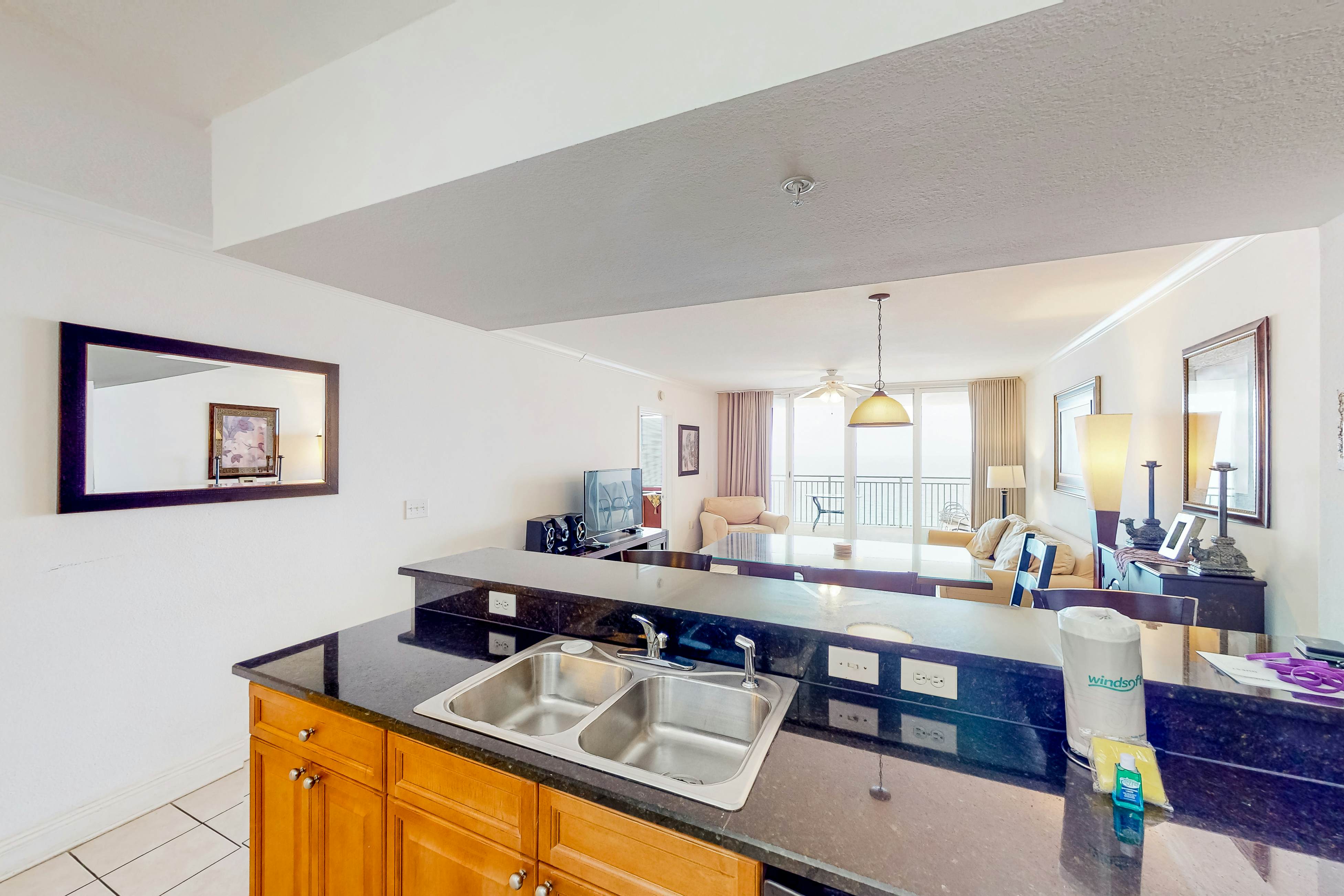 Beachfront condo with Gulf views, private balcony, pools, hot tub & beach access