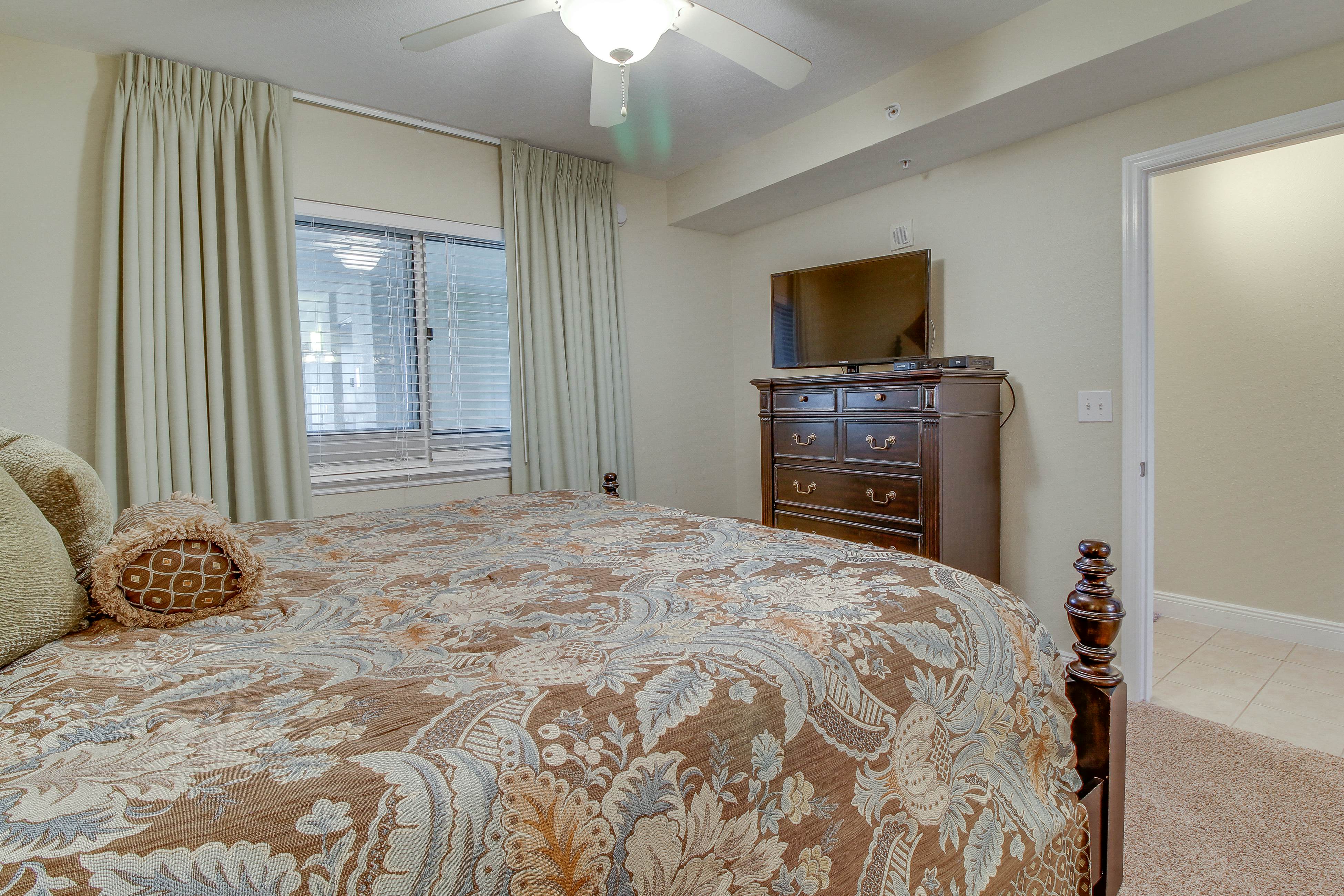 Oceanfront Condo with WiFi, Pool, & Hot Tub - Walk to Beach