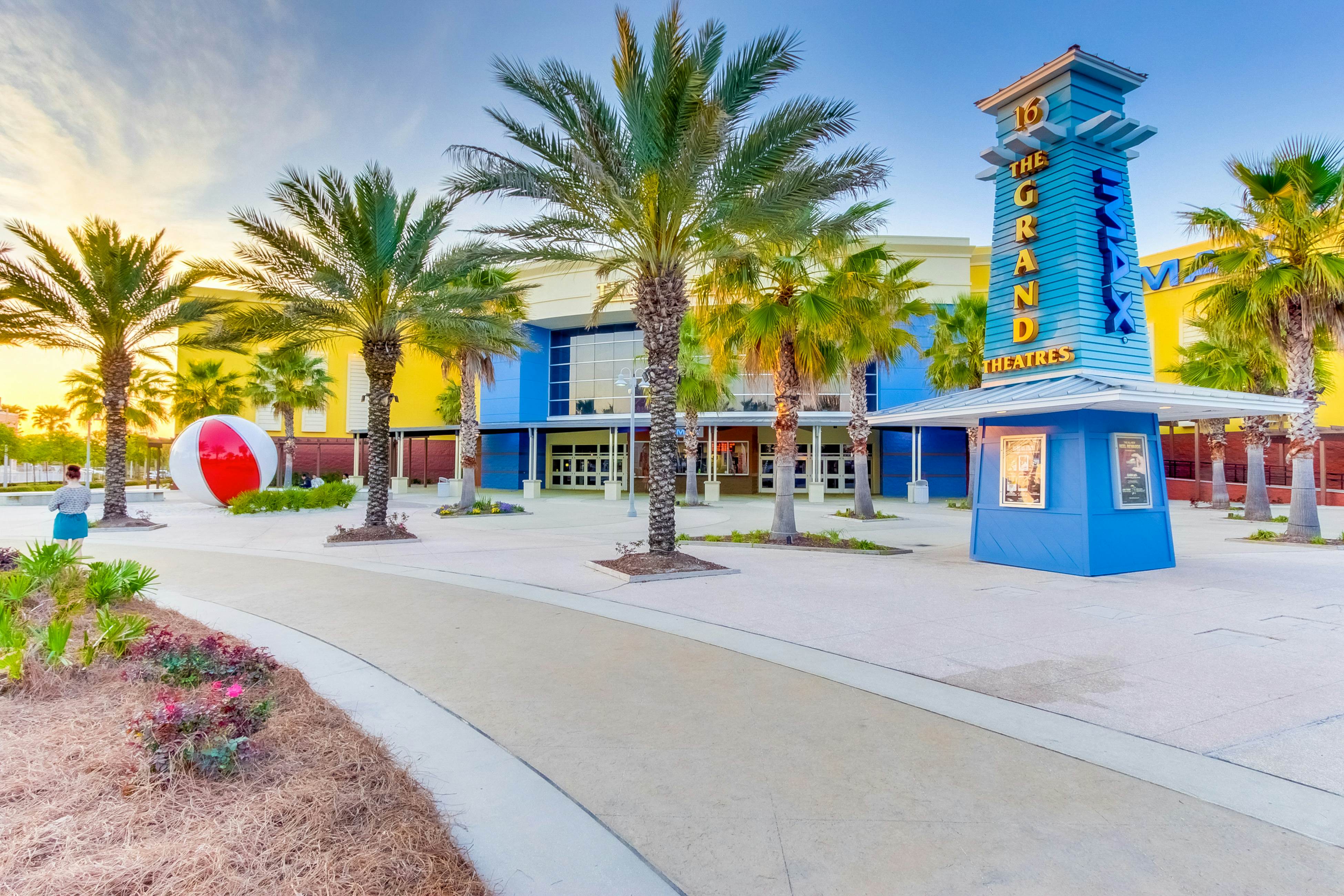 Oceanfront Condo with WiFi, Pool, & Hot Tub - Walk to Beach