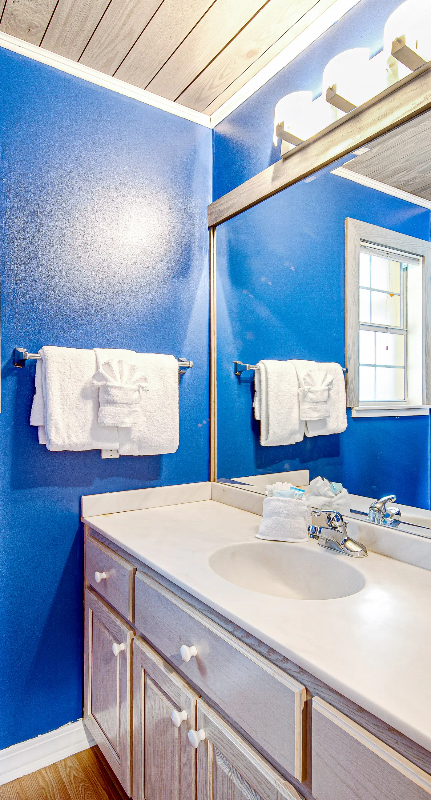 Stylish dog-friendly home with private pool, ocean view, & high-speed WiFi