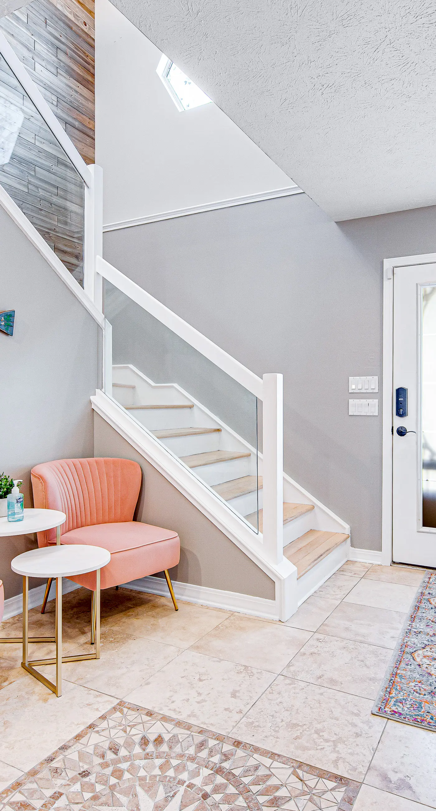 Stylish dog-friendly home with private pool, ocean view, & high-speed WiFi