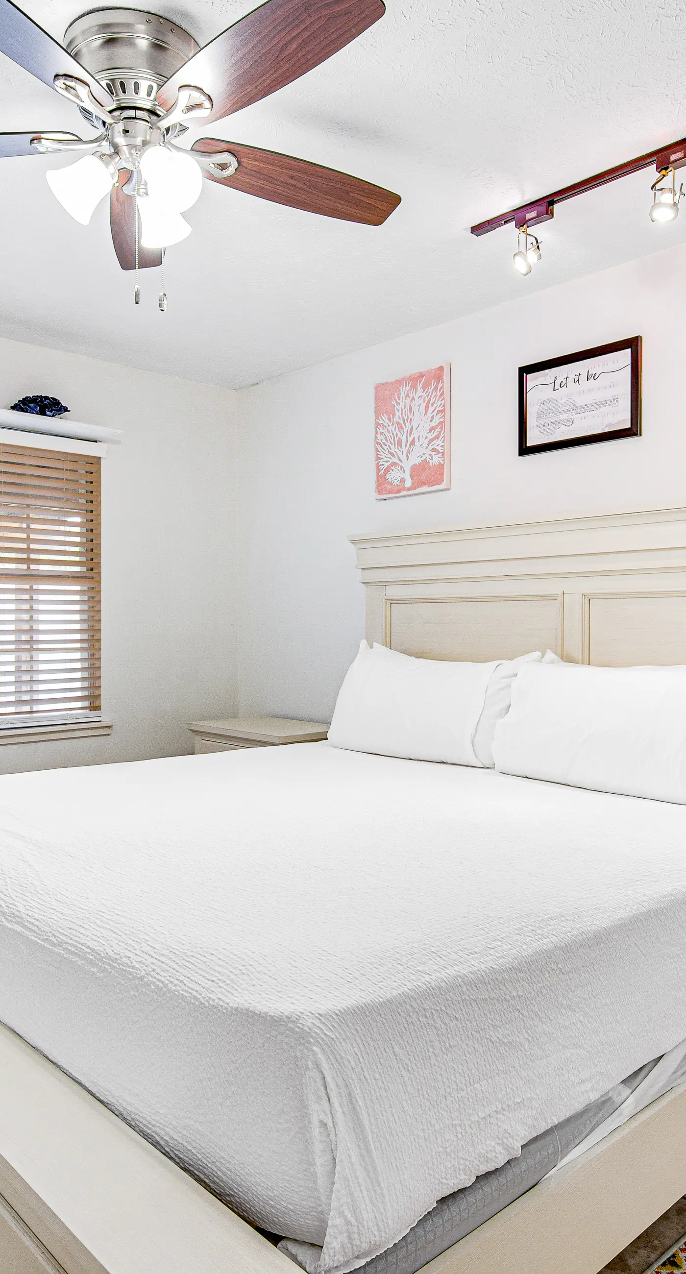 Stylish dog-friendly home with private pool, ocean view, & high-speed WiFi