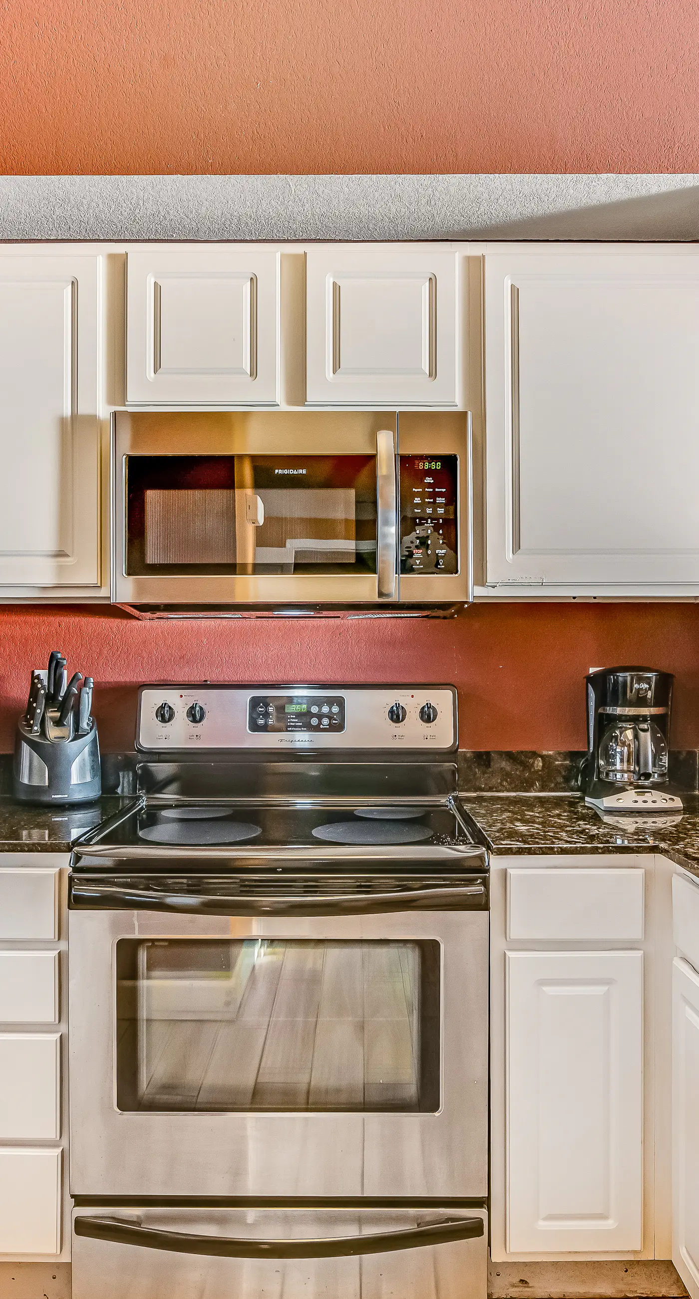 Gulf front Condo w/Views, Shared In/Outdoor Pools, Hot Tub, Gym, High-Speed WiFi