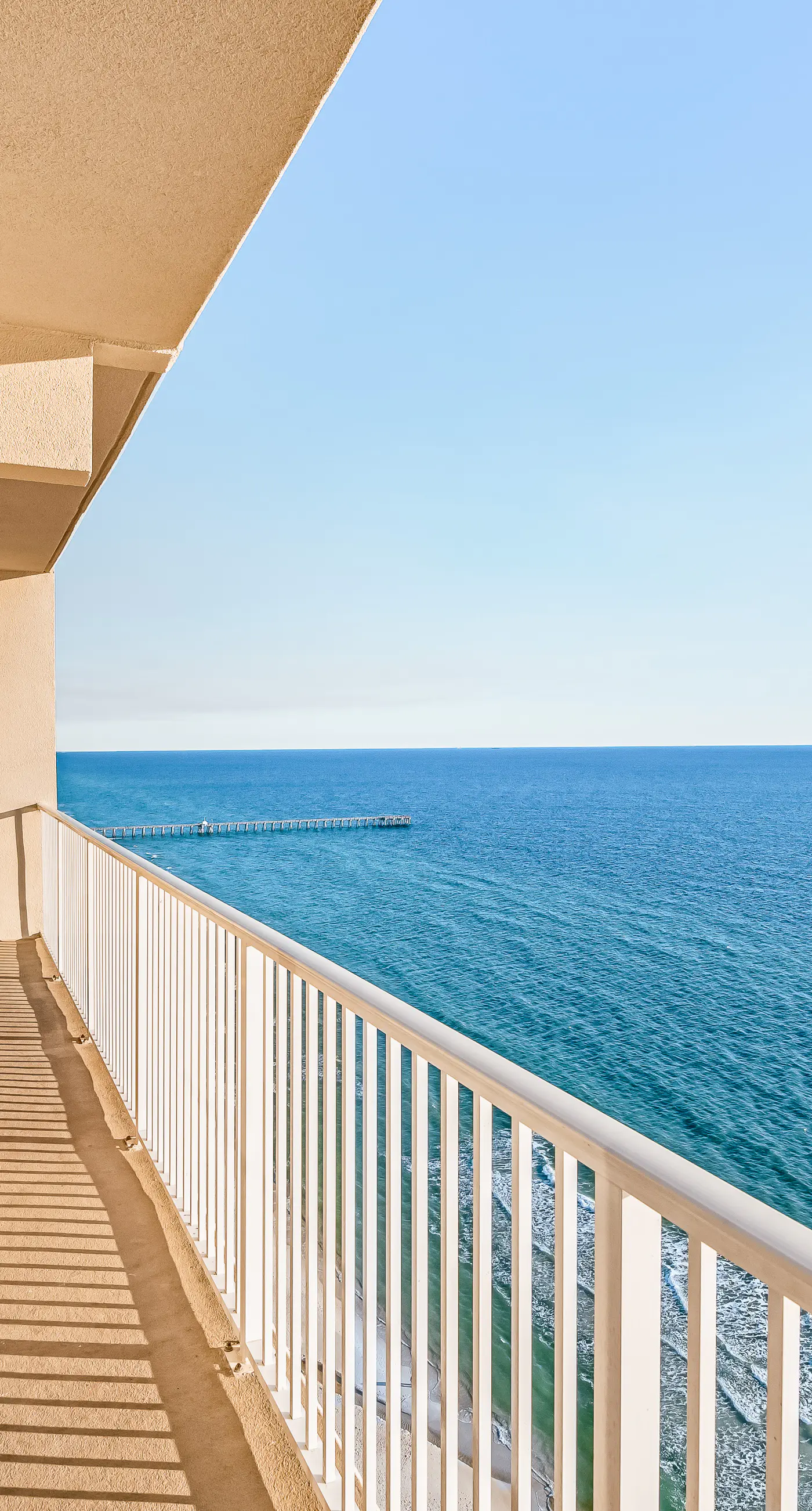 Gulf front Condo w/Views, Shared In/Outdoor Pools, Hot Tub, Gym, High-Speed WiFi