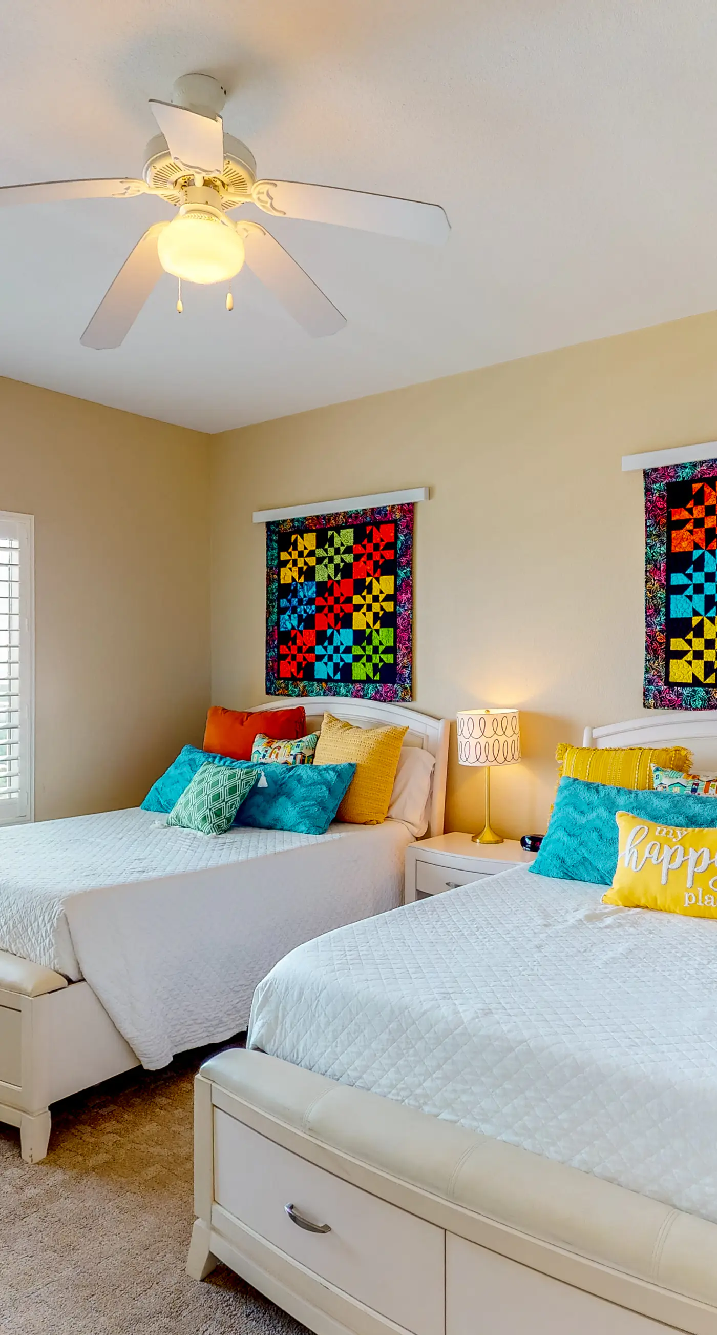 Warm & welcoming condo w/Gulf and beach views, on-site pools & hot tub