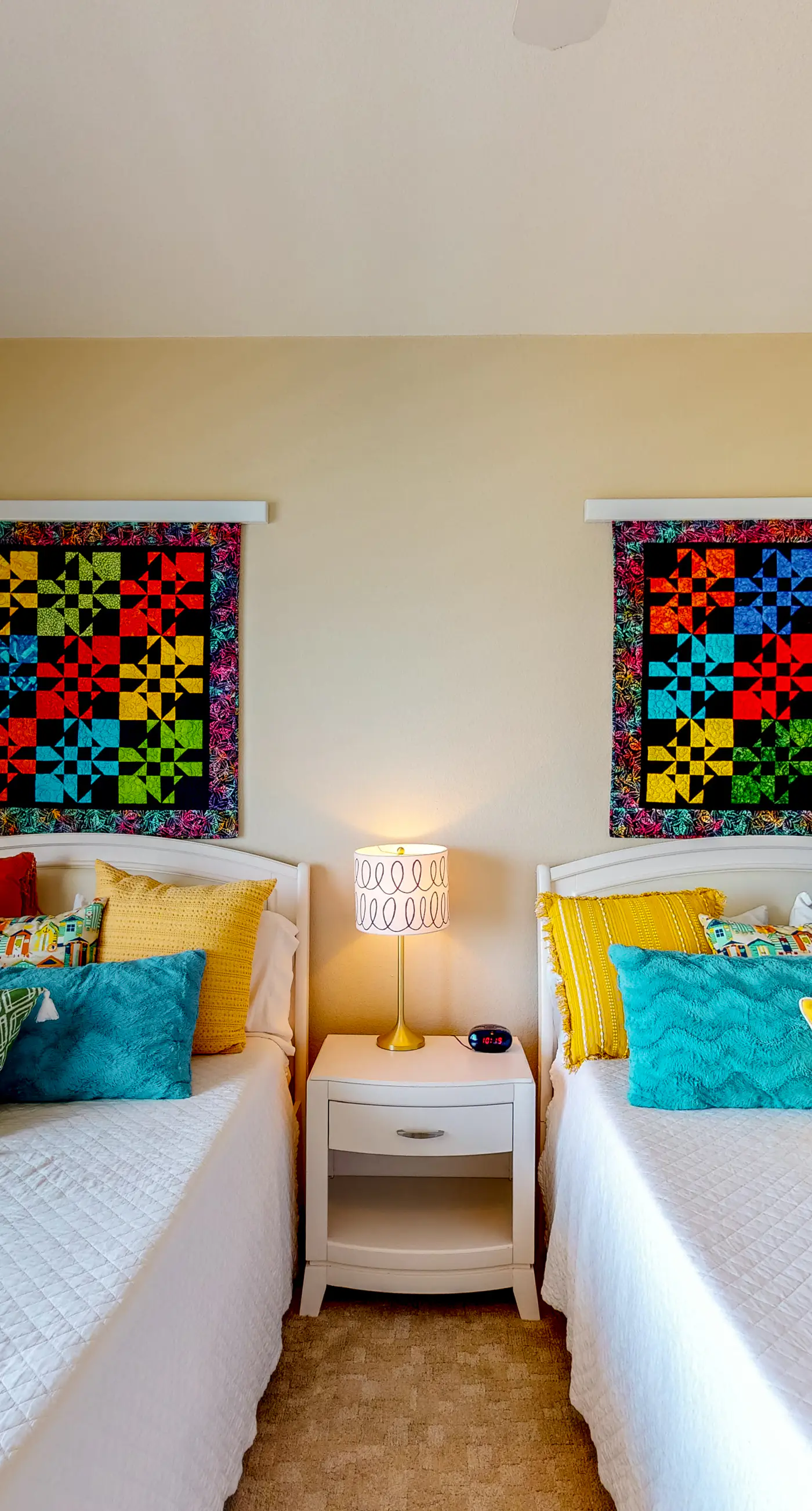 Warm & welcoming condo w/Gulf and beach views, on-site pools & hot tub