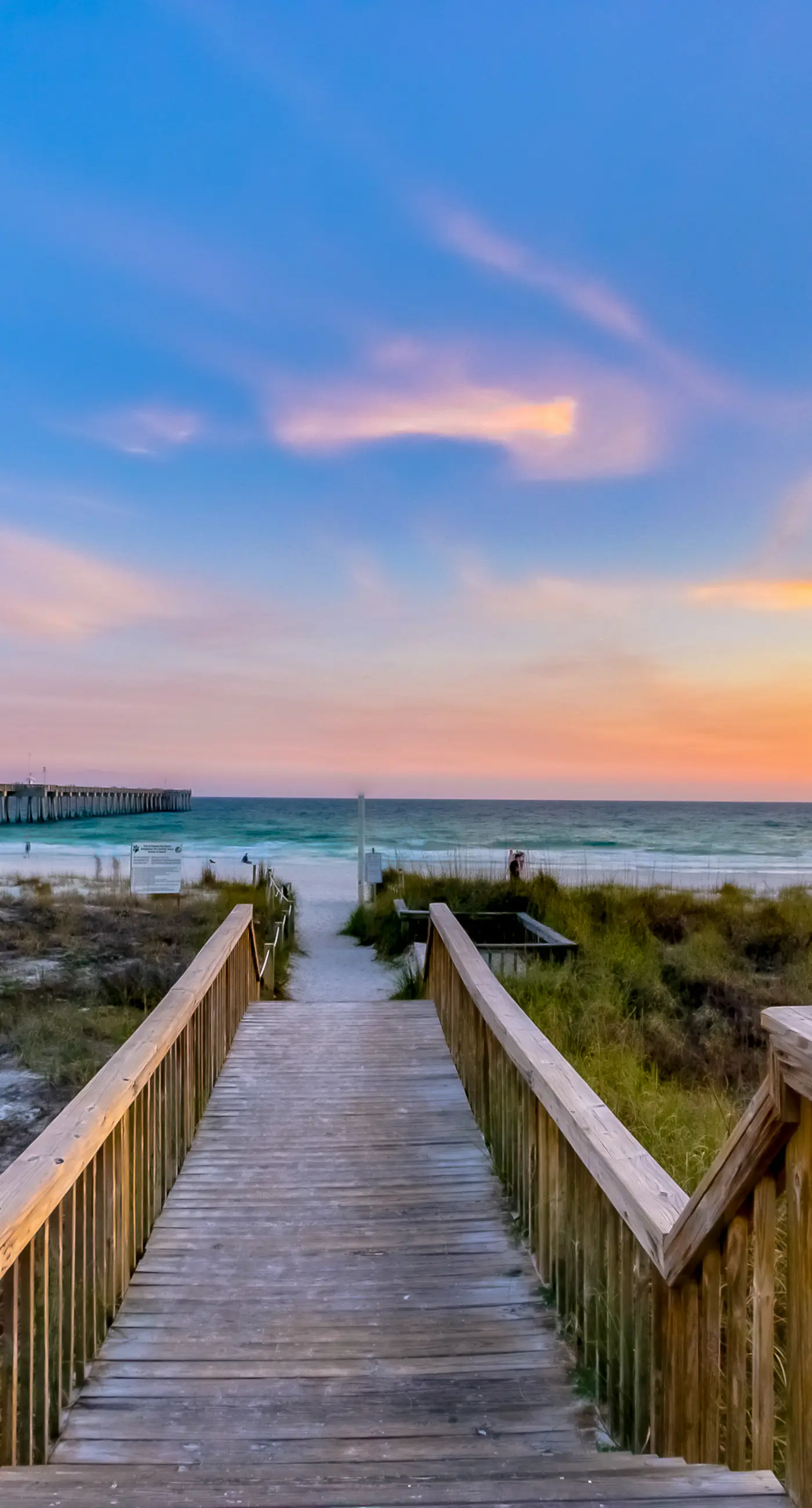 Warm & welcoming condo w/Gulf and beach views, on-site pools & hot tub