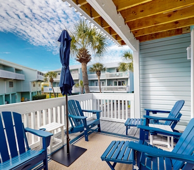 Gorgeous coastal townhome, patio, balcony and community HEATED pool