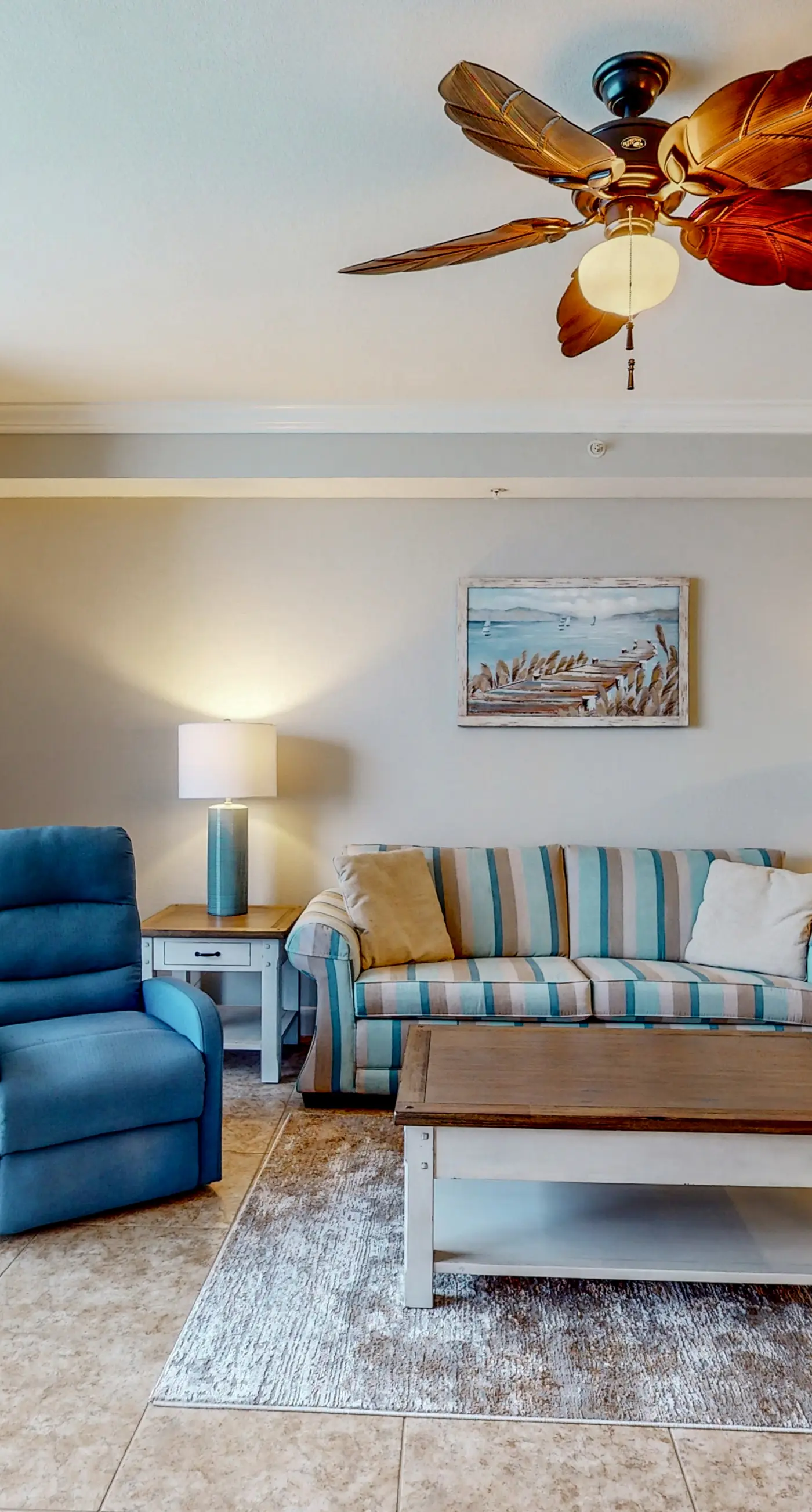 Gulf-front resort condo w/ 2 on-site lagoon pools, hot tubs & beach service