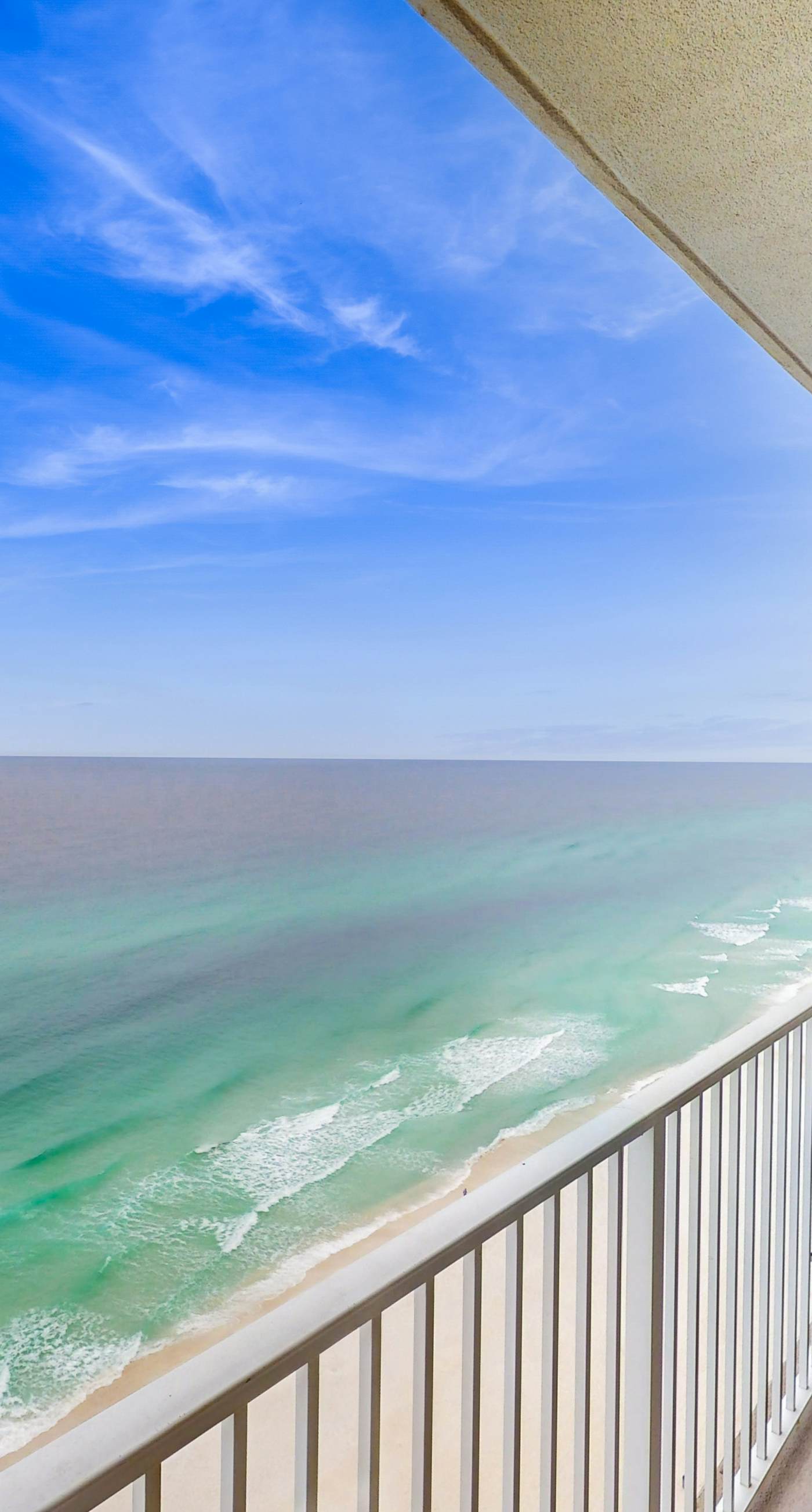 Gulf-front resort condo w/ 2 on-site lagoon pools, hot tubs & beach service
