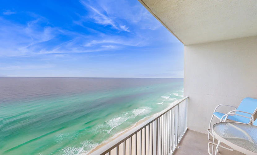 Gulf-front resort condo w/ 2 on-site lagoon pools, hot tubs & beach service