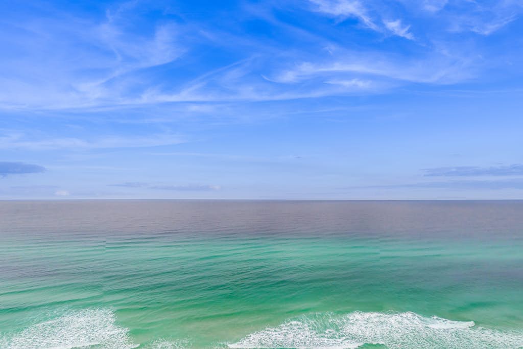 Gulf-front resort condo w/ 2 on-site lagoon pools, hot tubs & beach service