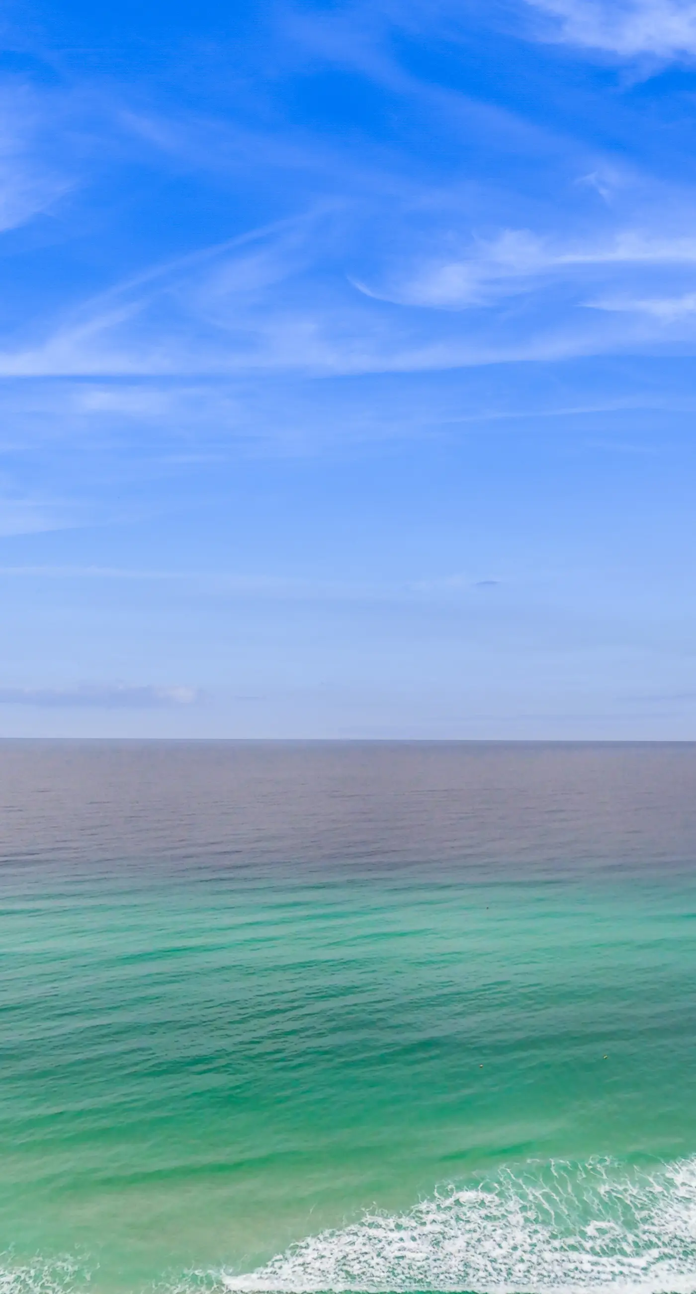 Gulf-front resort condo w/ 2 on-site lagoon pools, hot tubs & beach service