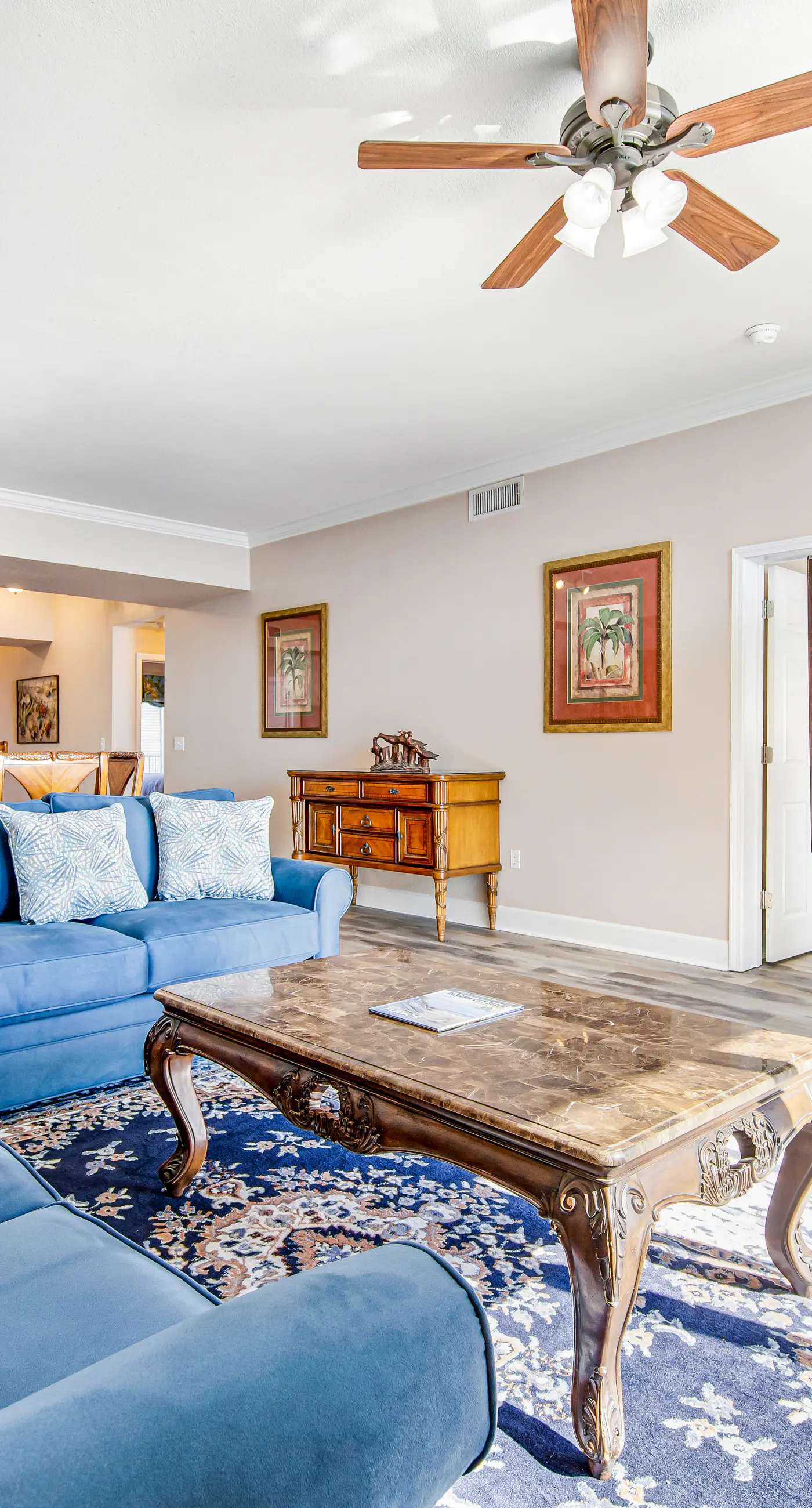 Spacious Gulf front condo w/shared hot tub, pools, gym - close to dining