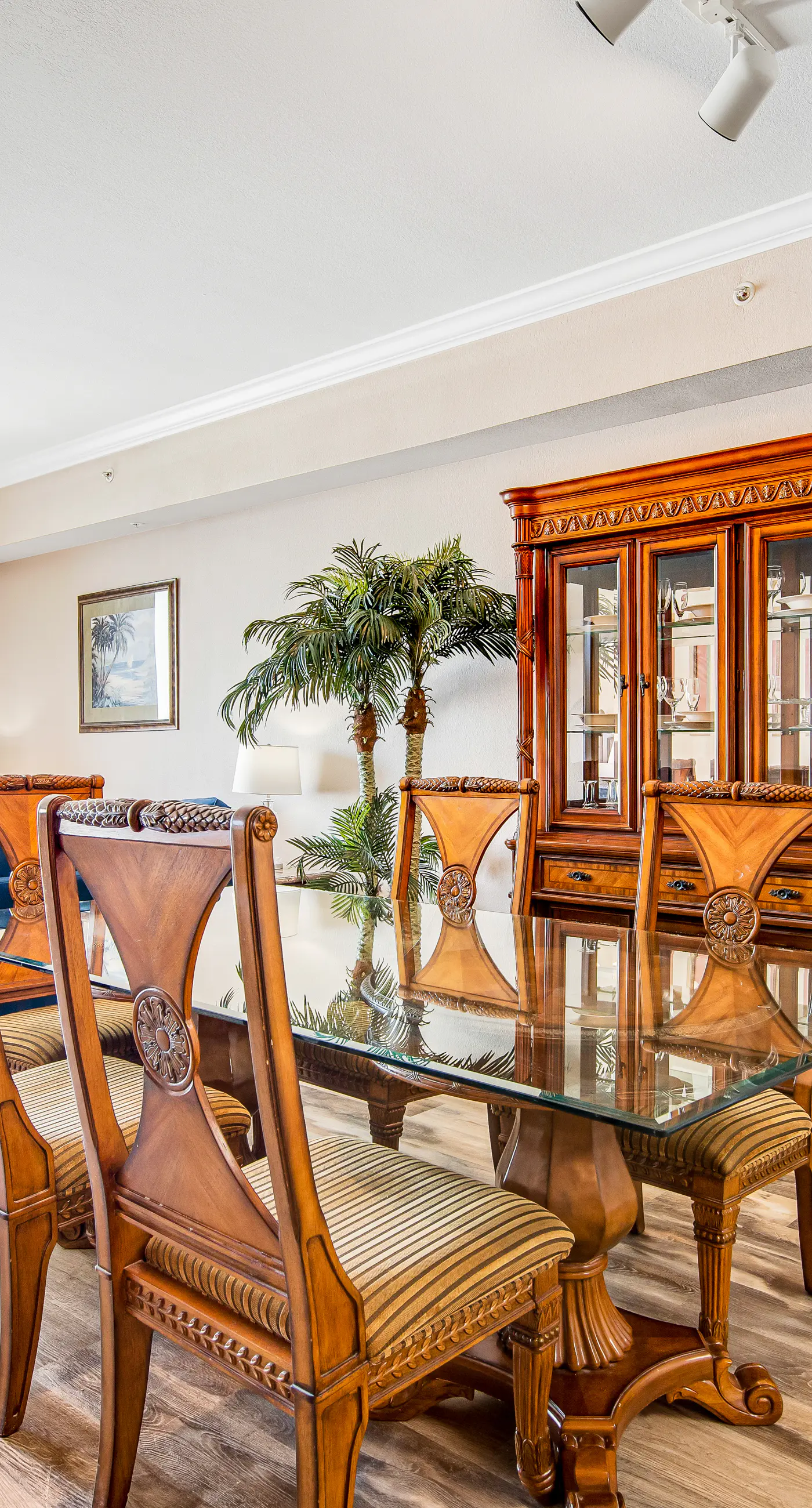 Spacious Gulf front condo w/shared hot tub, pools, gym - close to dining