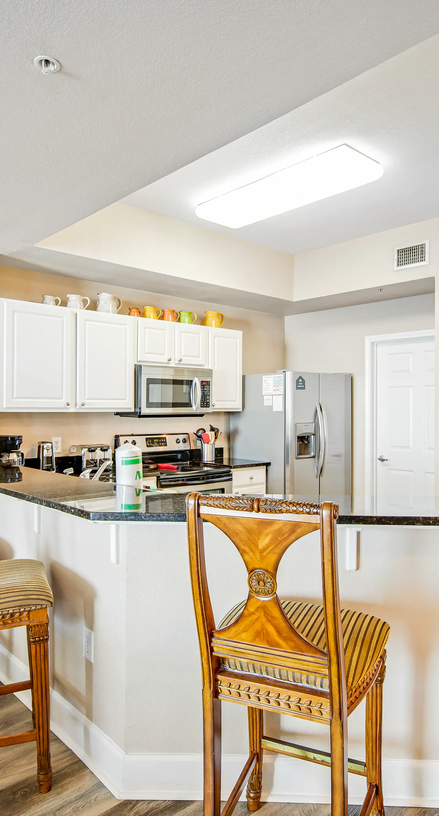 Spacious Gulf front condo w/shared hot tub, pools, gym - close to dining