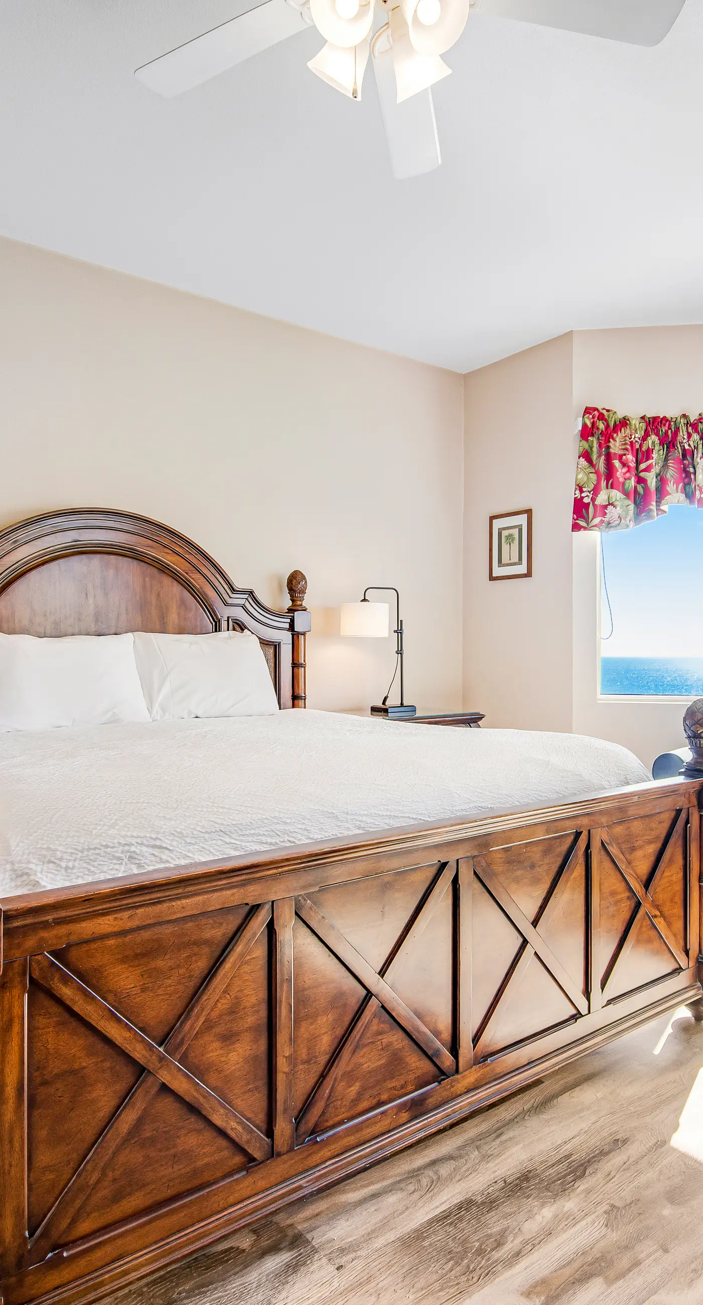 Spacious Gulf front condo w/shared hot tub, pools, gym - close to dining