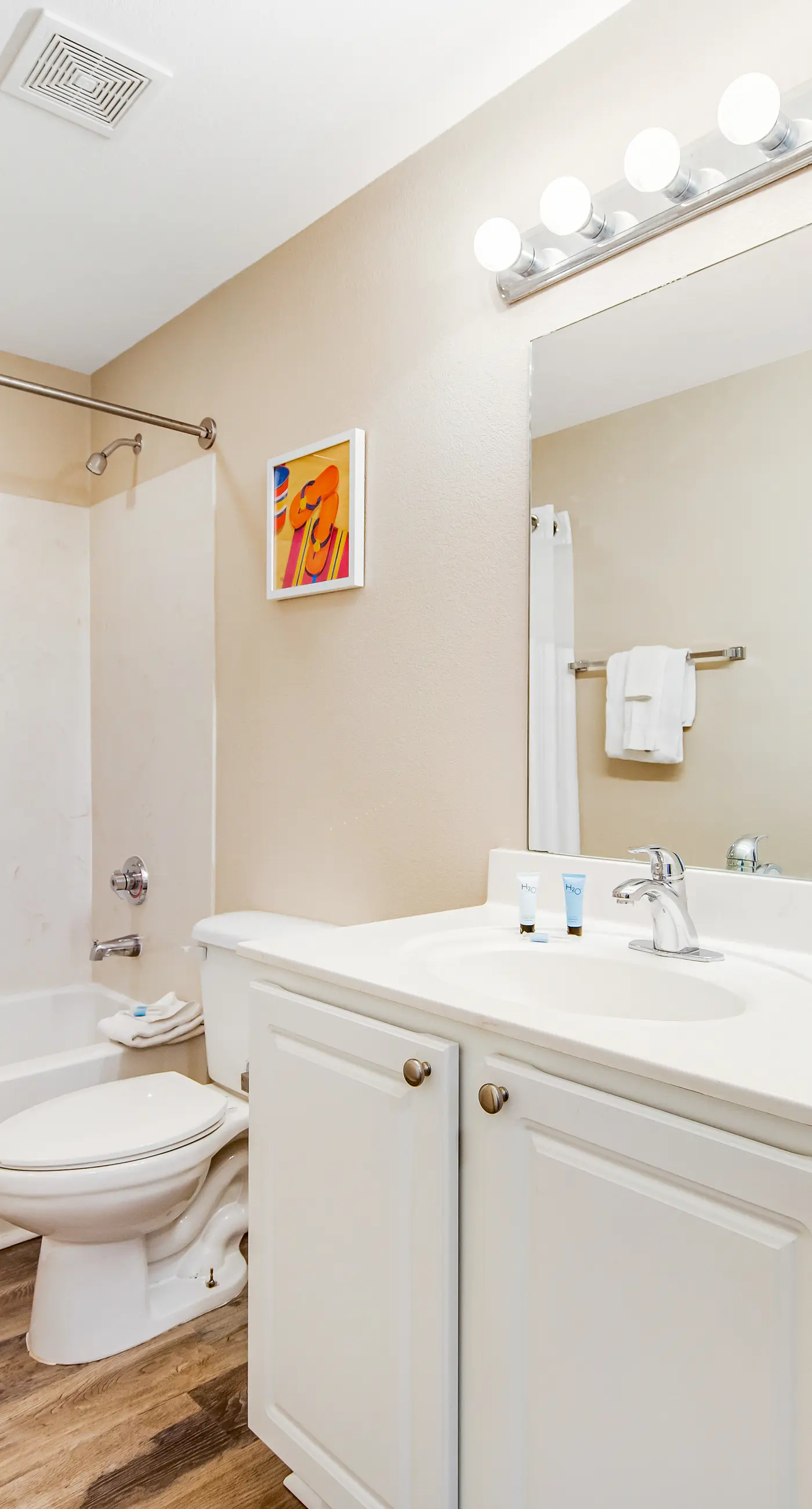 Spacious Gulf front condo w/shared hot tub, pools, gym - close to dining