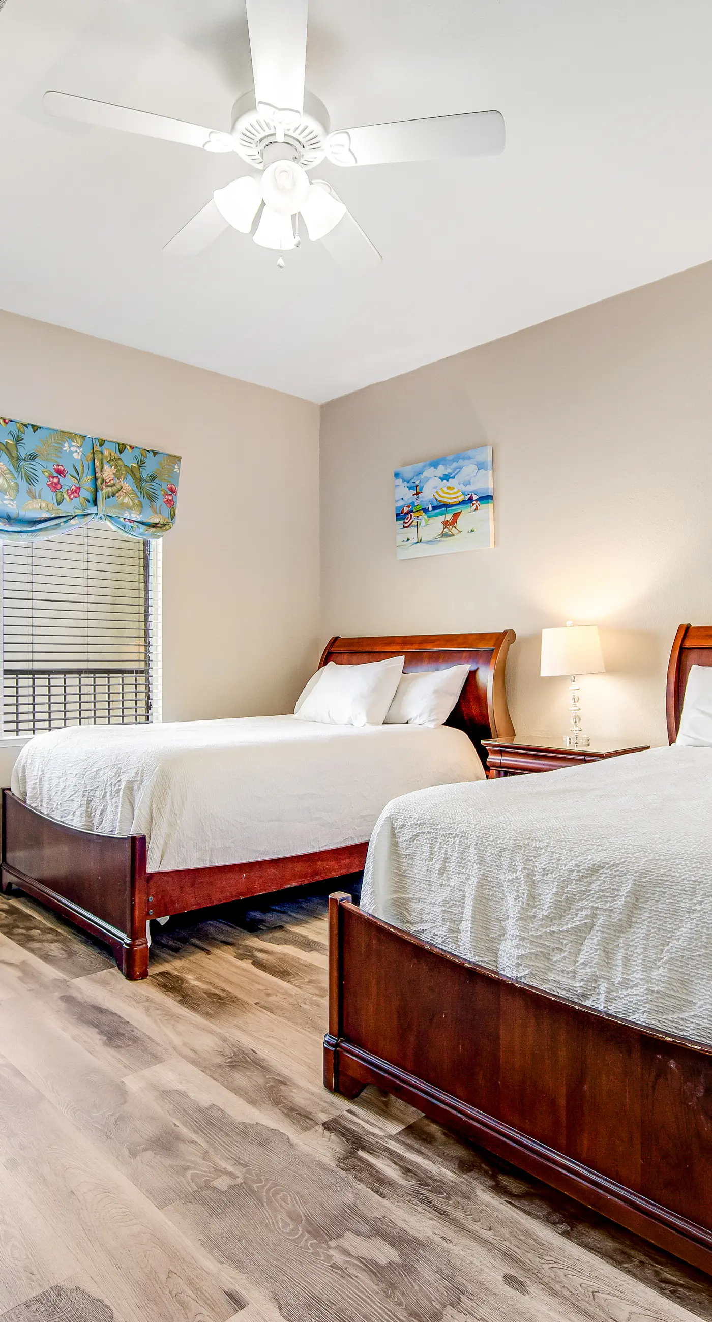 Spacious Gulf front condo w/shared hot tub, pools, gym - close to dining