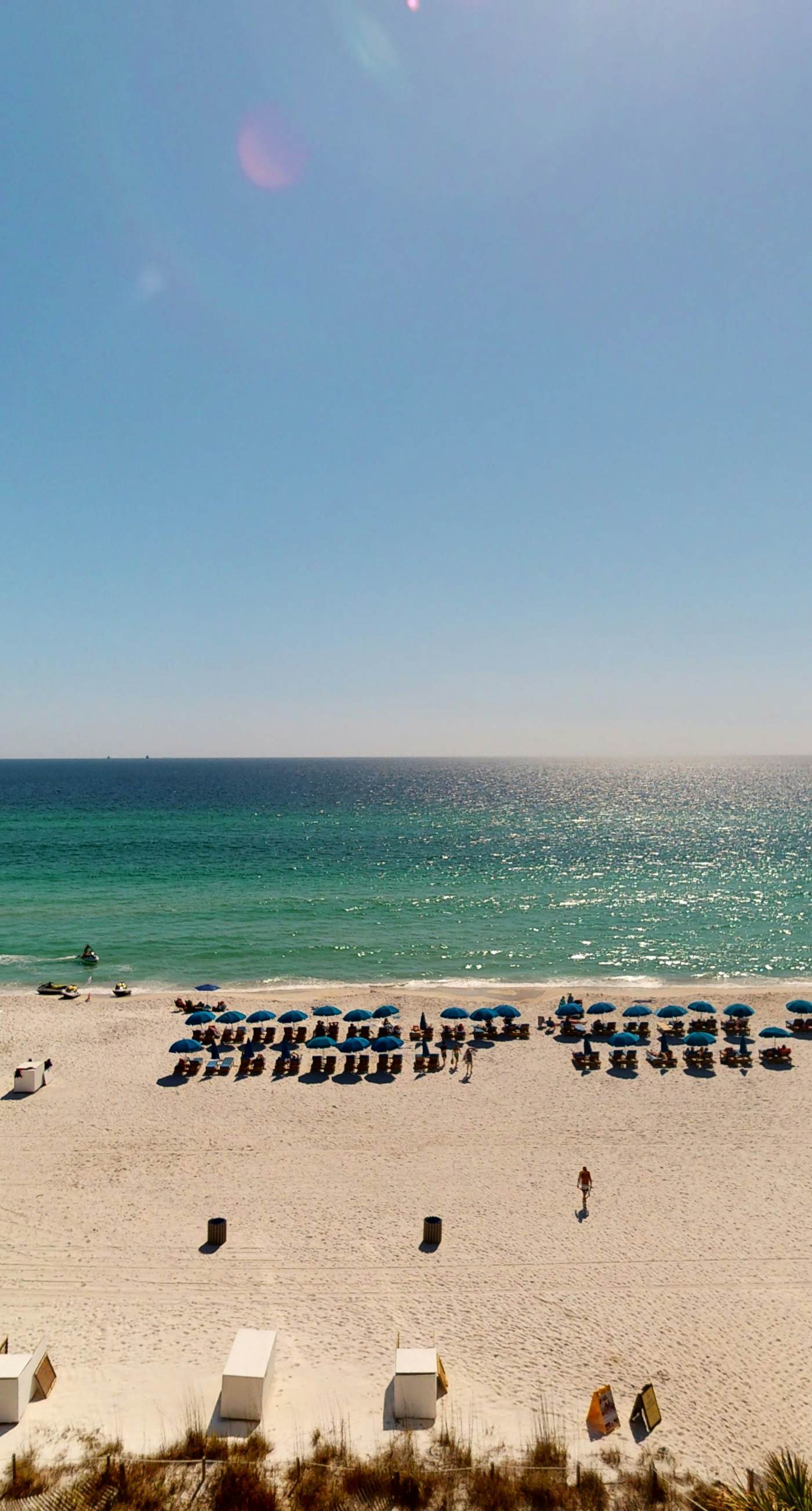 Charming & elegant Gulf-front condo w/shared pools, hot tub, gym