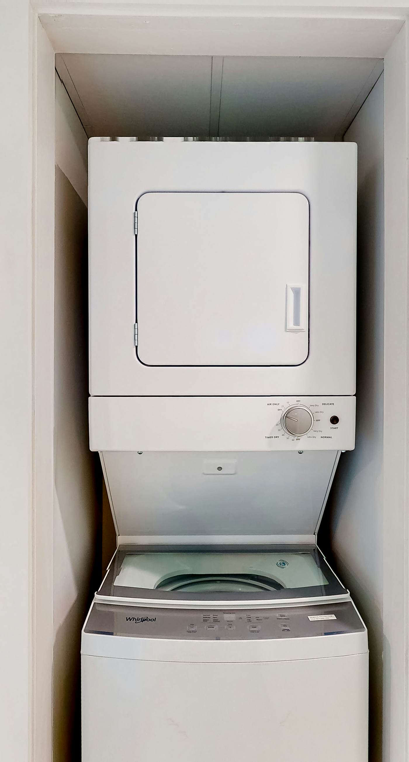 Charming & elegant Gulf-front condo w/shared pools, hot tub, gym