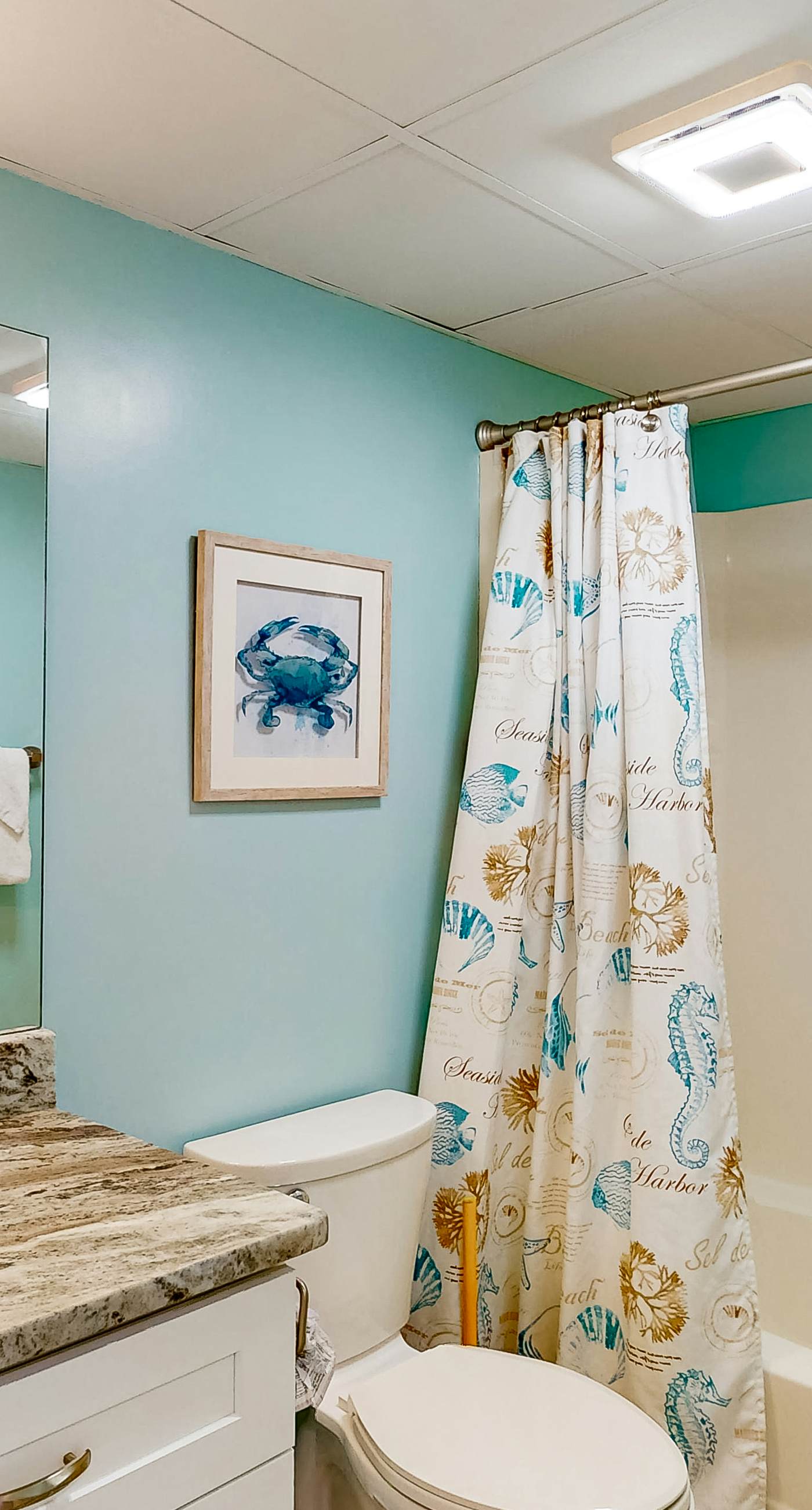 Charming & elegant Gulf-front condo w/shared pools, hot tub, gym