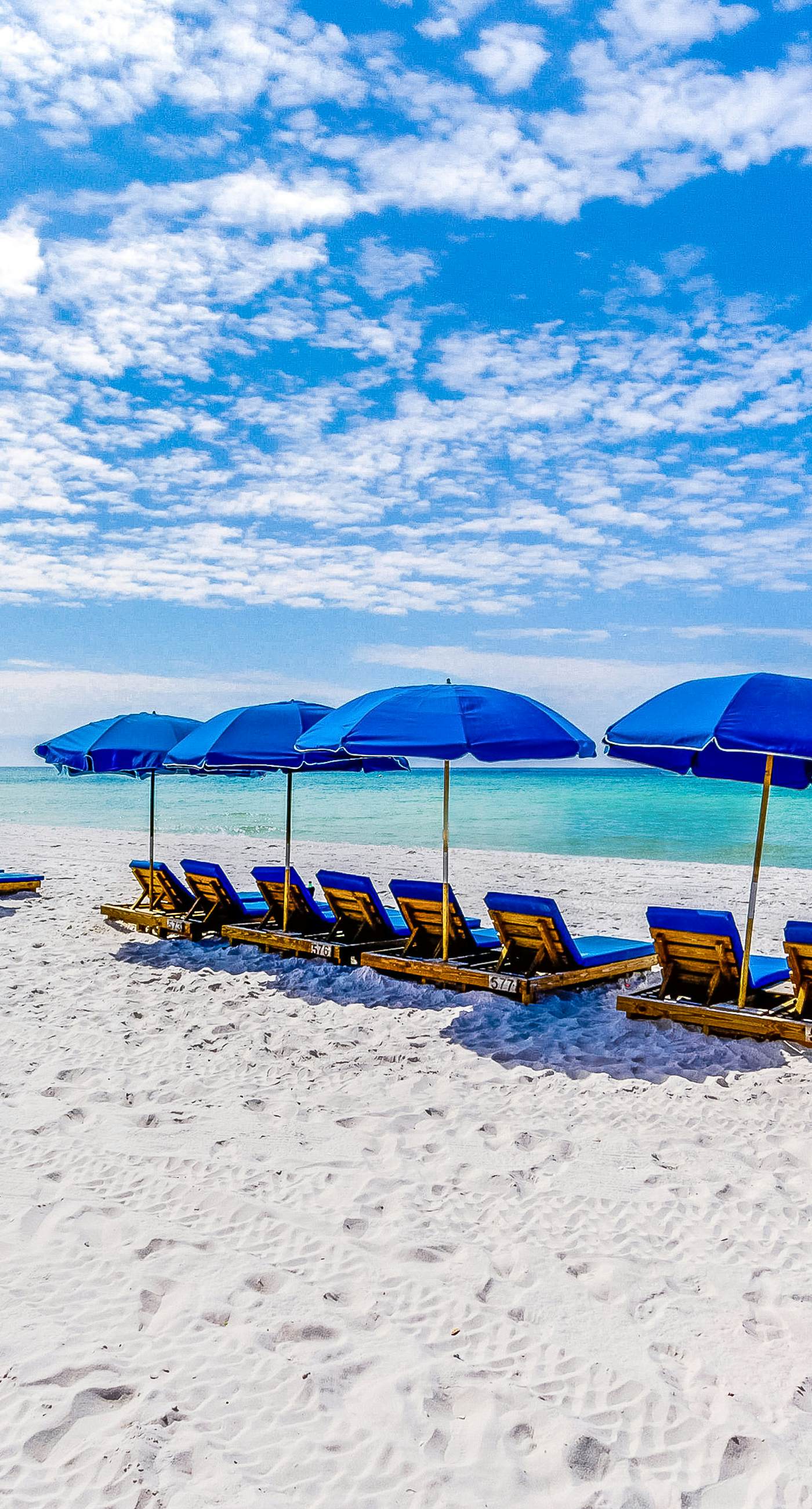 Charming & elegant Gulf-front condo w/shared pools, hot tub, gym