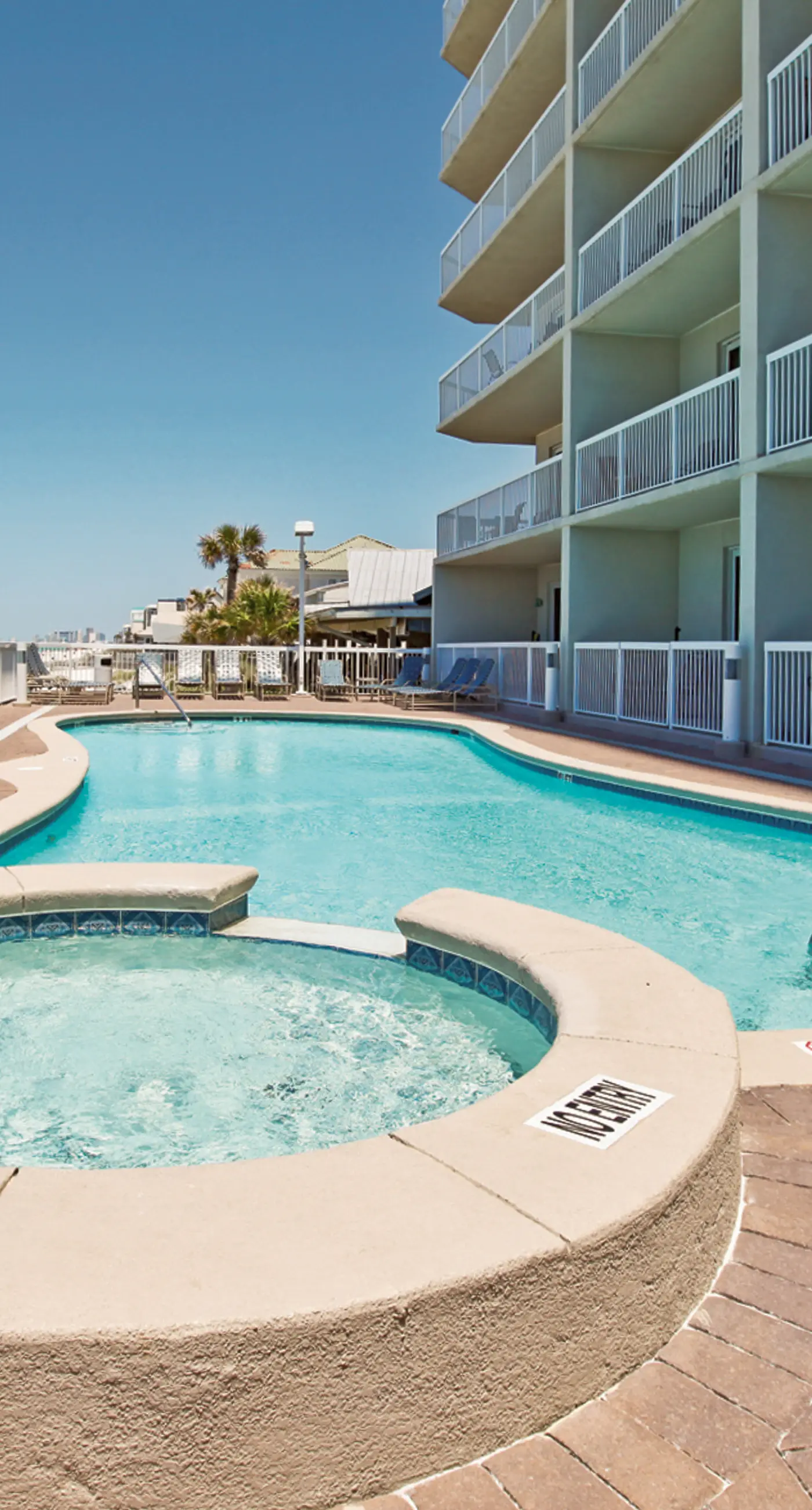 Gorgeous beachfront condo, shared pool and beach access